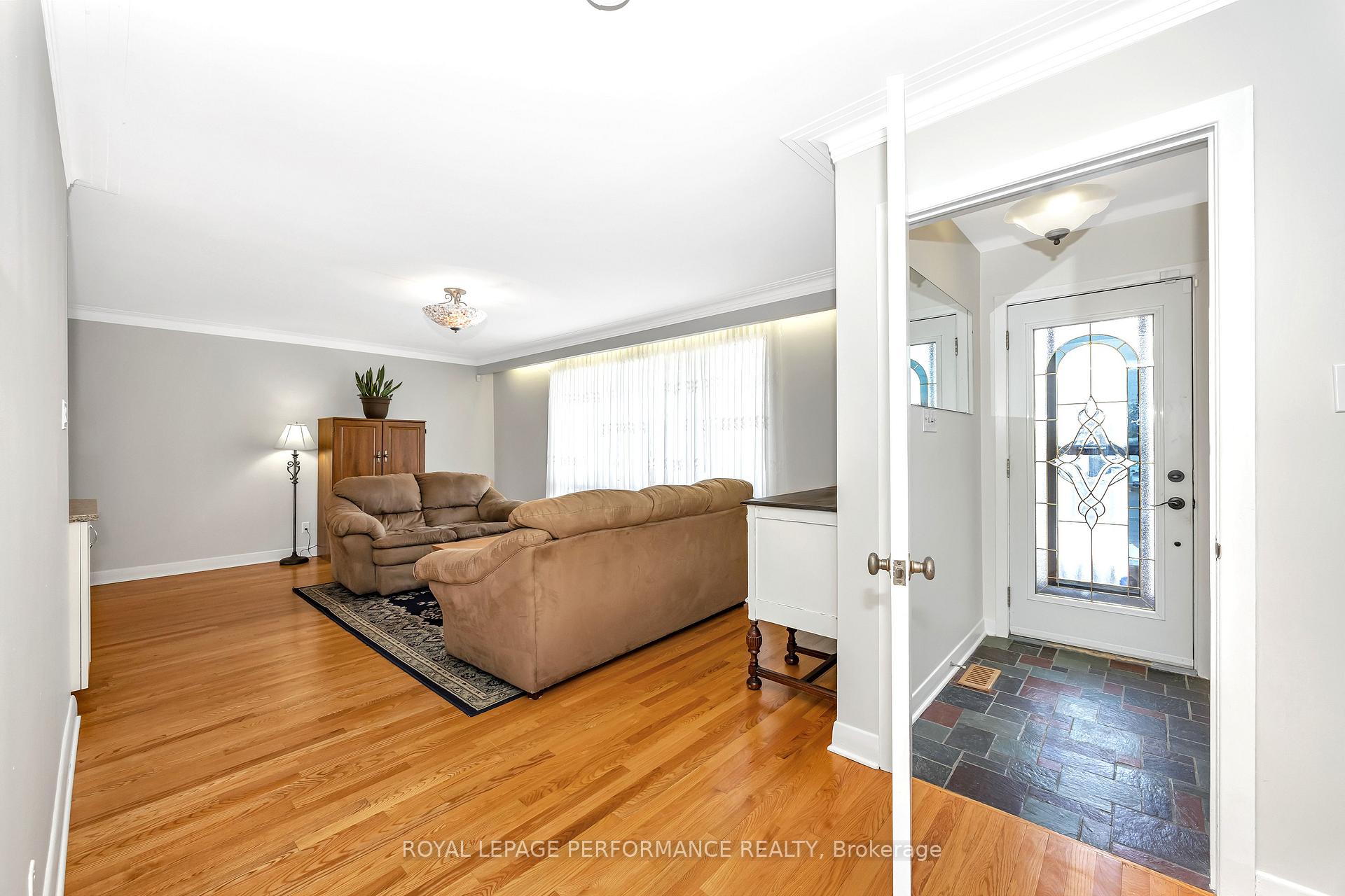 Photo 5 of 1924 Wembley Avenue, Ottawa, Carlingwood — HOMEH