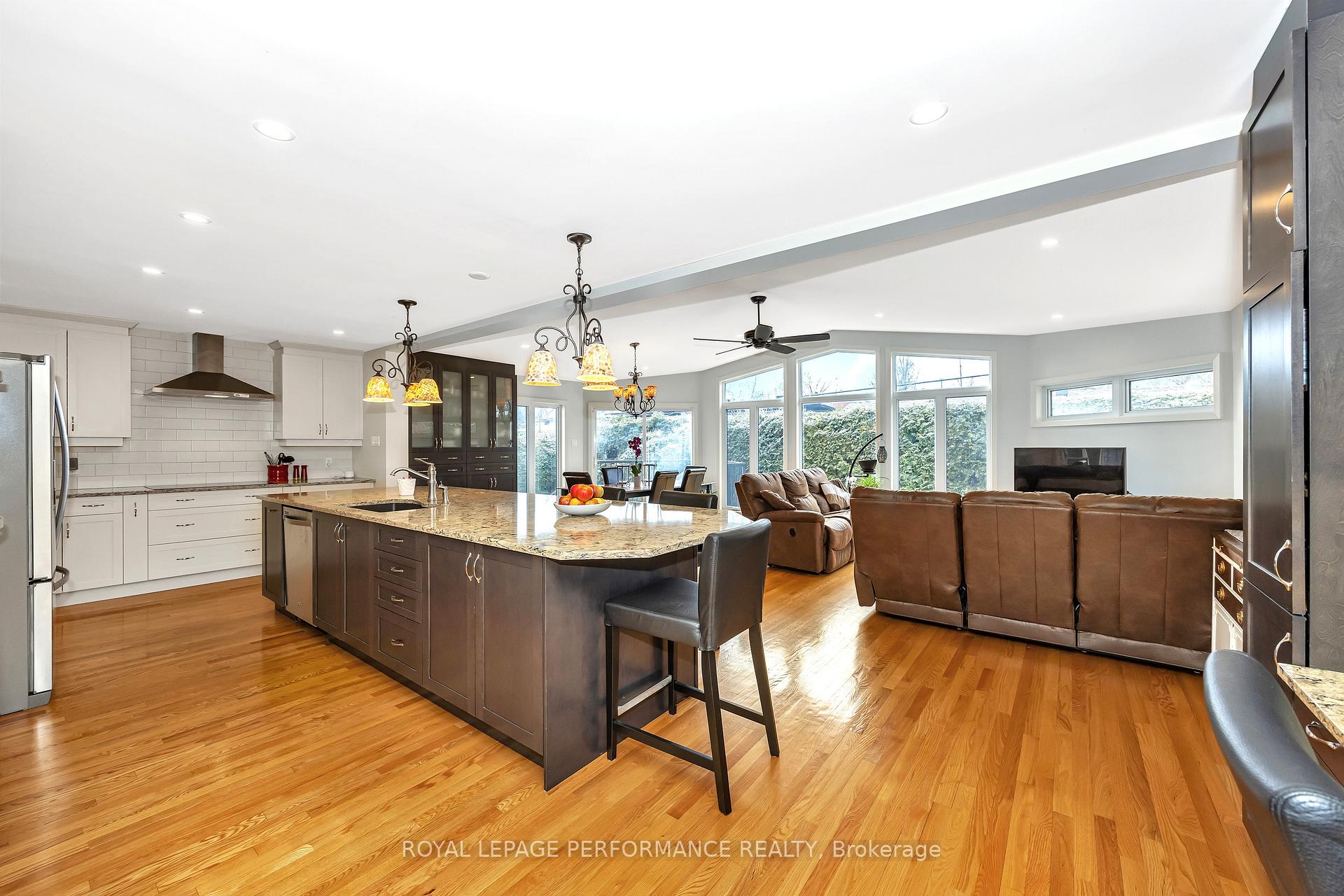 Photo 7 of 1924 Wembley Avenue, Ottawa, Carlingwood — HOMEH