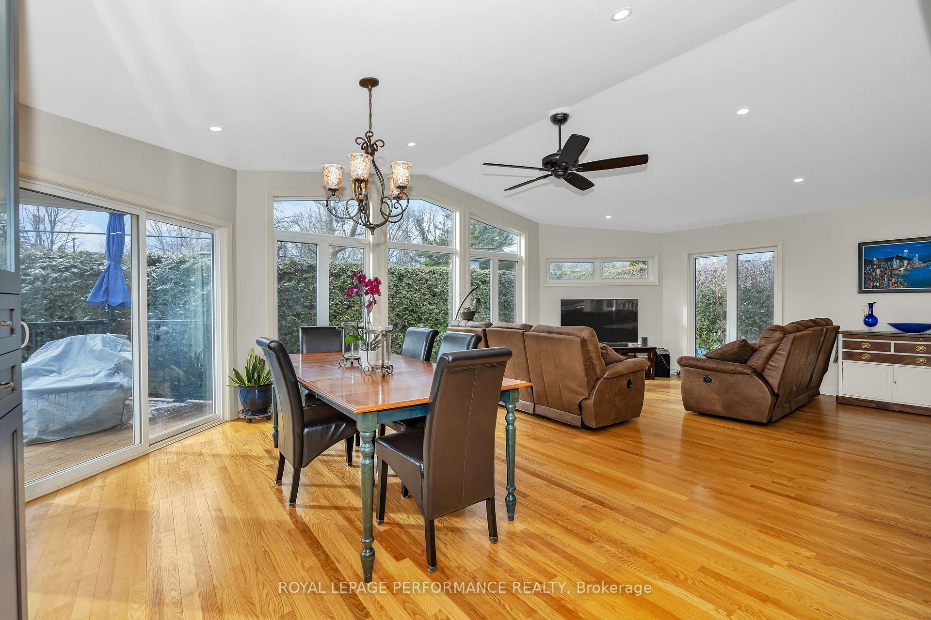 Photo 13 of 1924 Wembley Avenue, Ottawa, Carlingwood — HOMEH