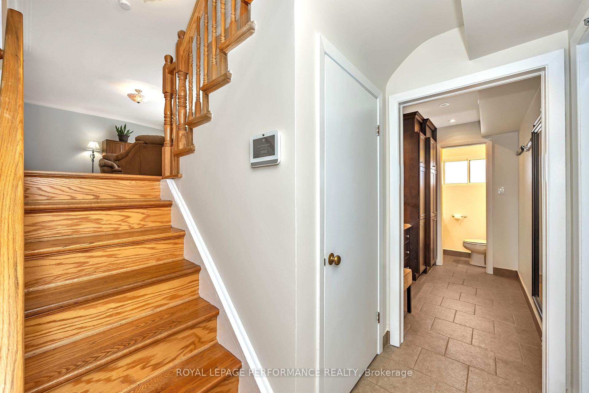 Photo 23 of 1924 Wembley Avenue, Ottawa, Carlingwood — HOMEH