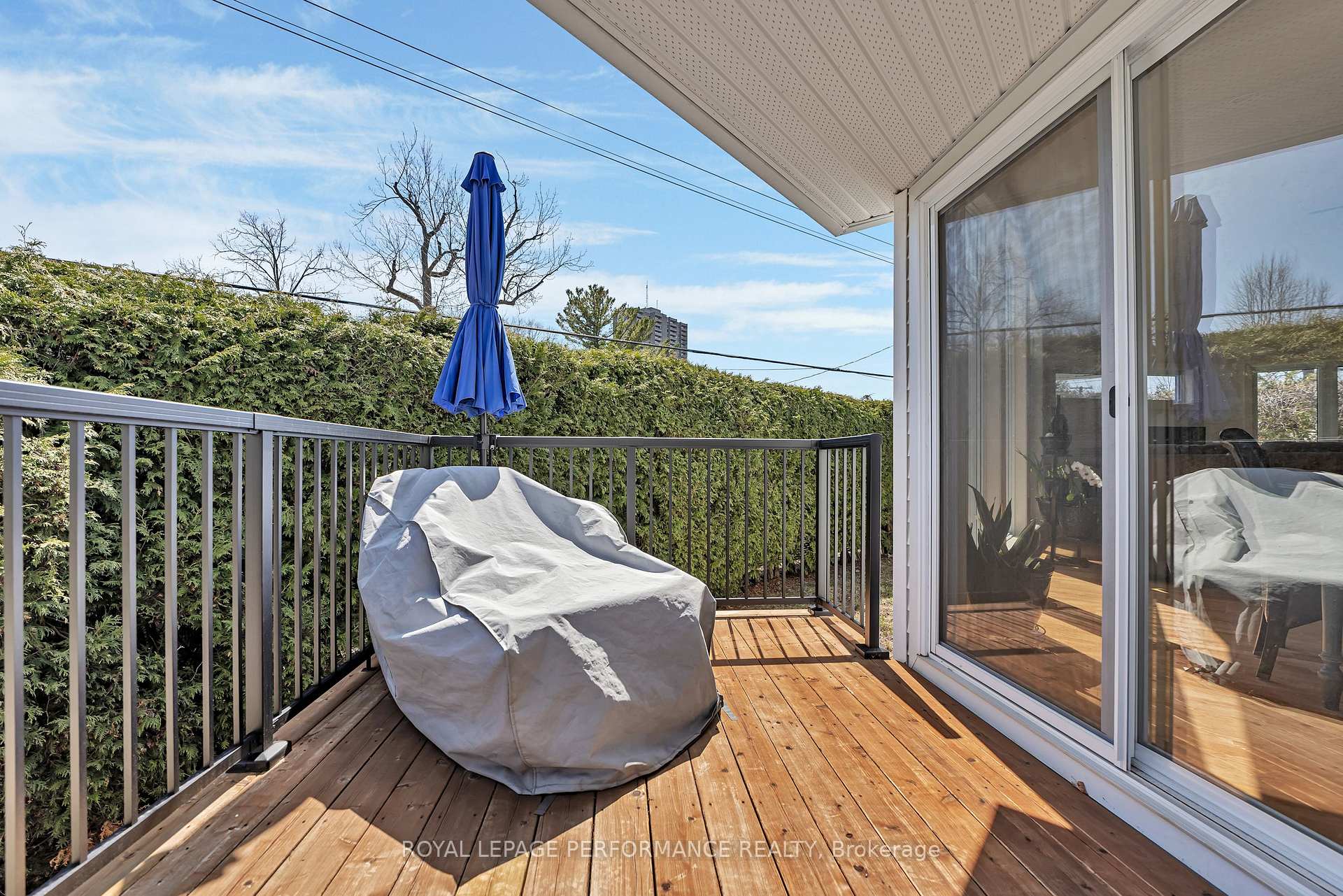 Photo 37 of 1924 Wembley Avenue, Ottawa, Carlingwood — HOMEH