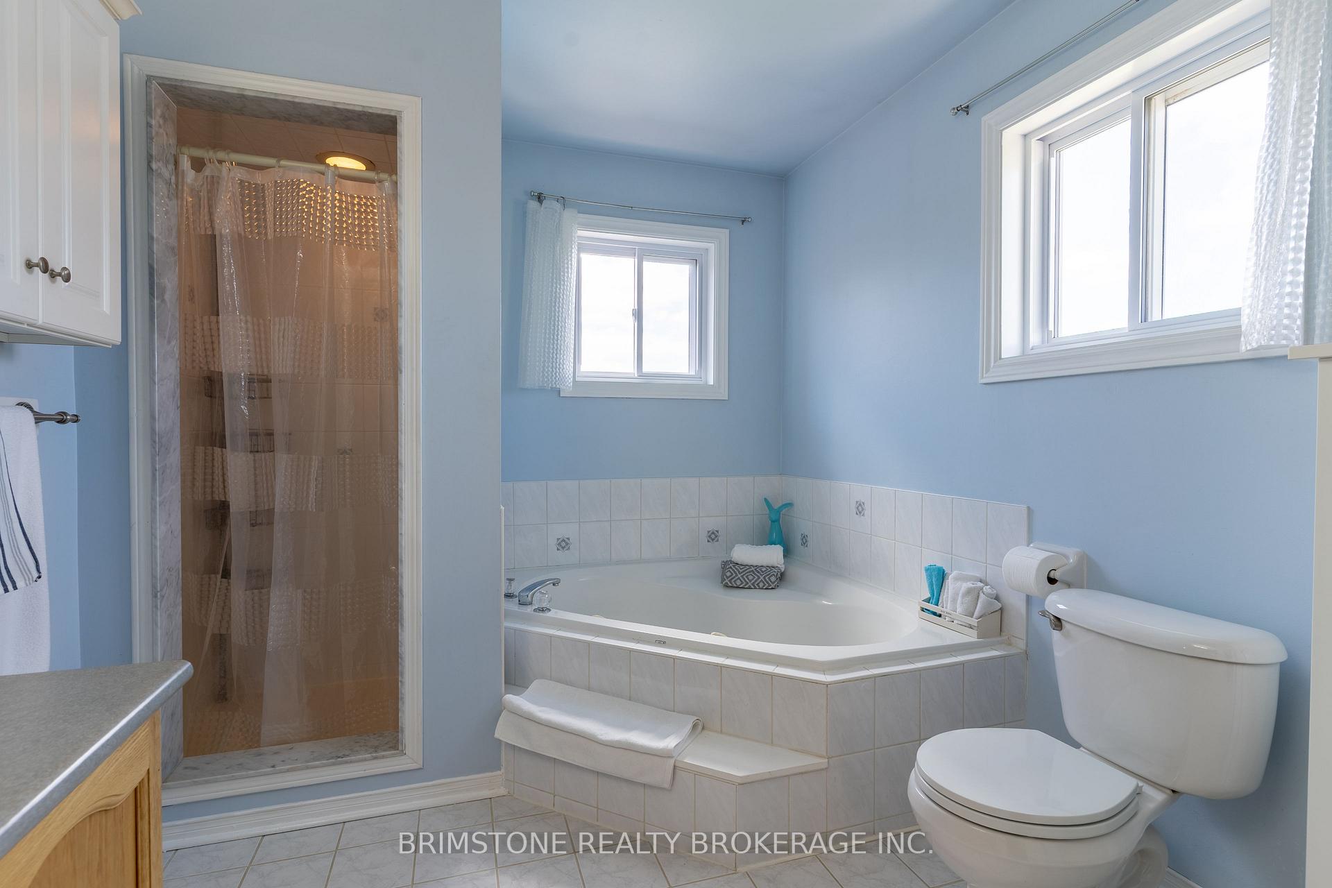 Photo 24 of 50 Girdwood Drive, Barrie, Holly — HOMEH