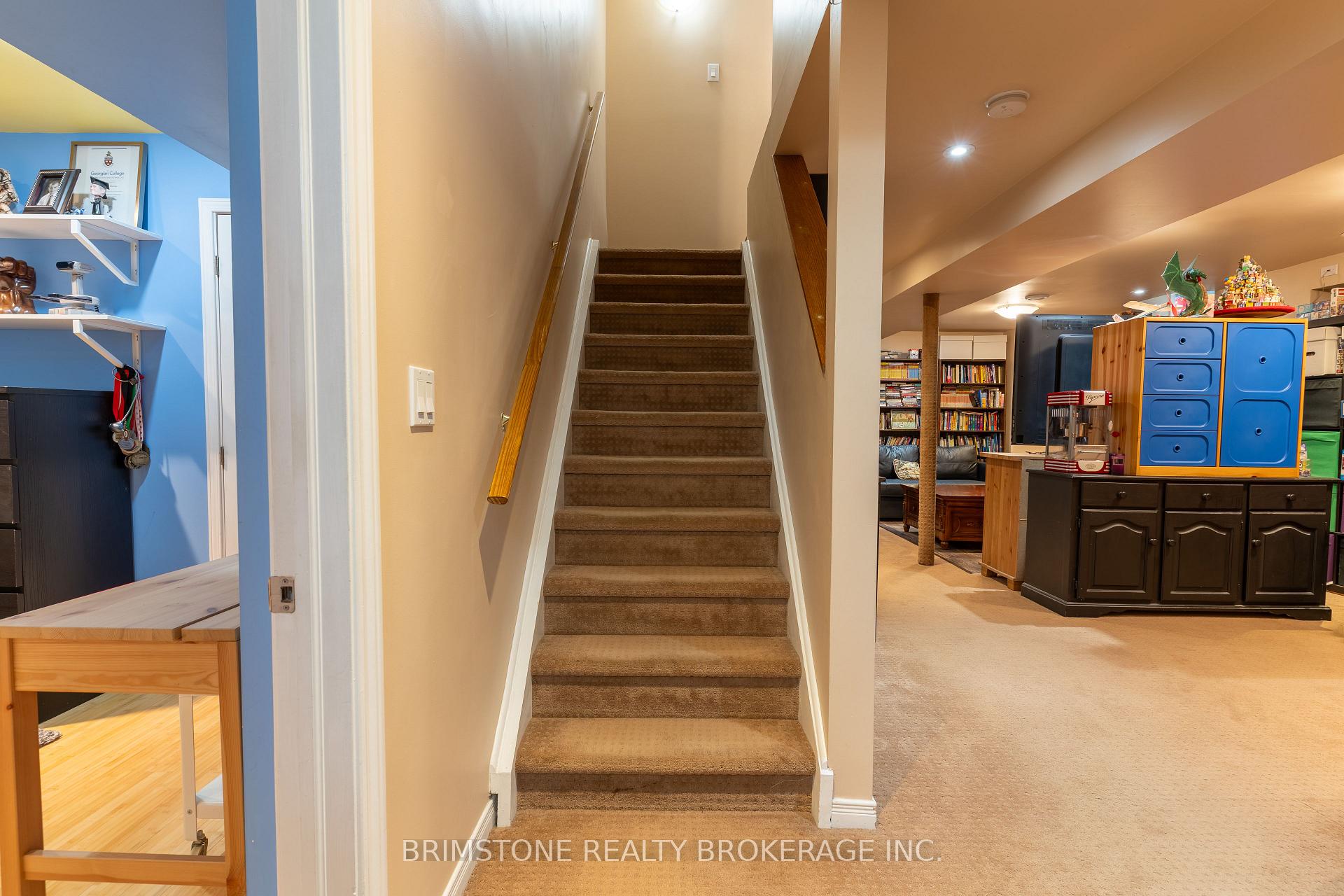 Photo 25 of 50 Girdwood Drive, Barrie, Holly — HOMEH