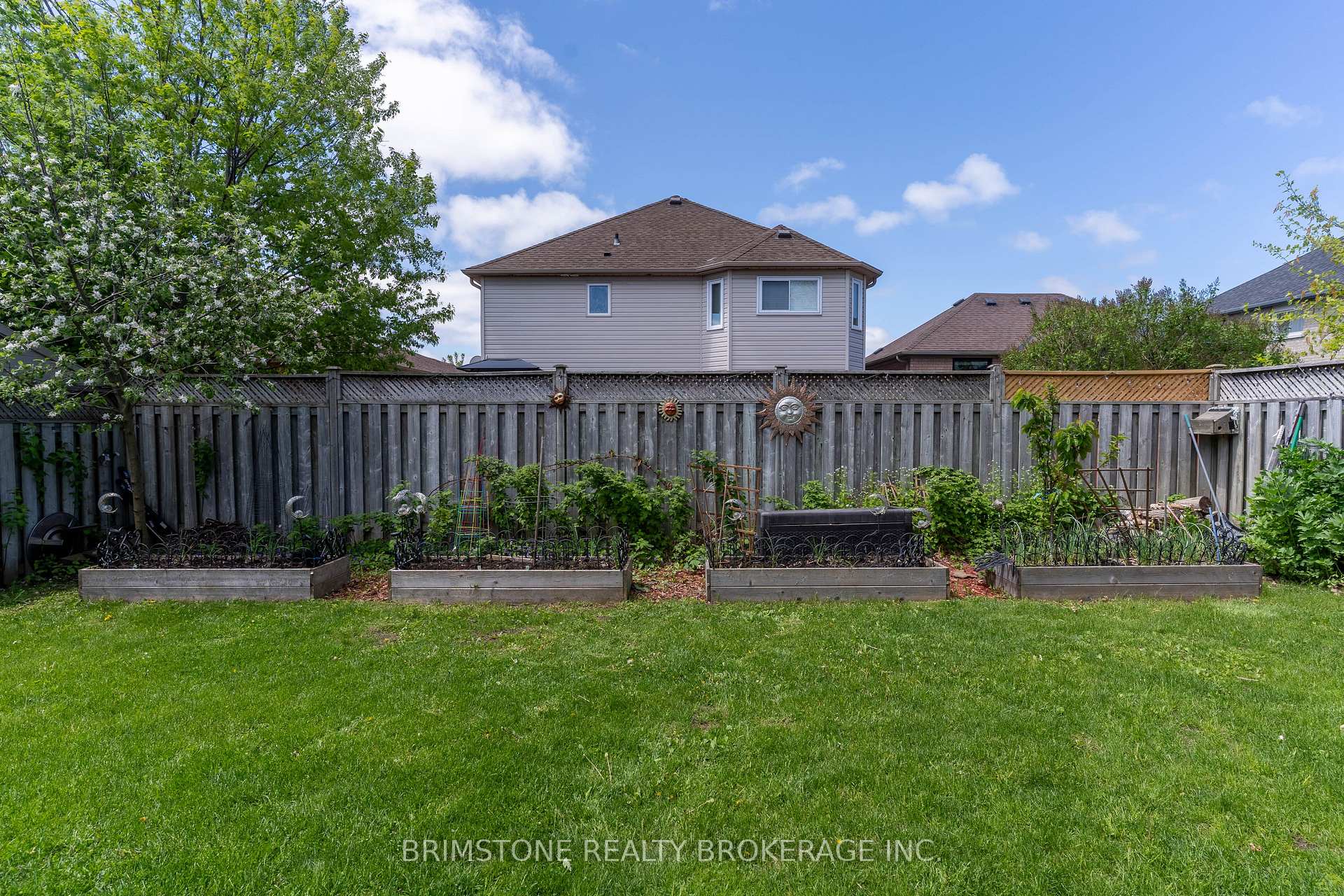 Photo 38 of 50 Girdwood Drive, Barrie, Holly — HOMEH