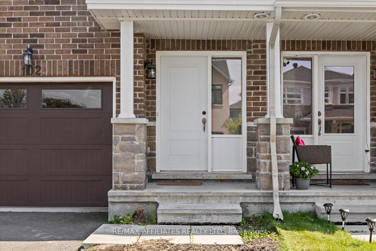 Photo 2 of 102 Hurdis Way, Carleton Place — HOMEH