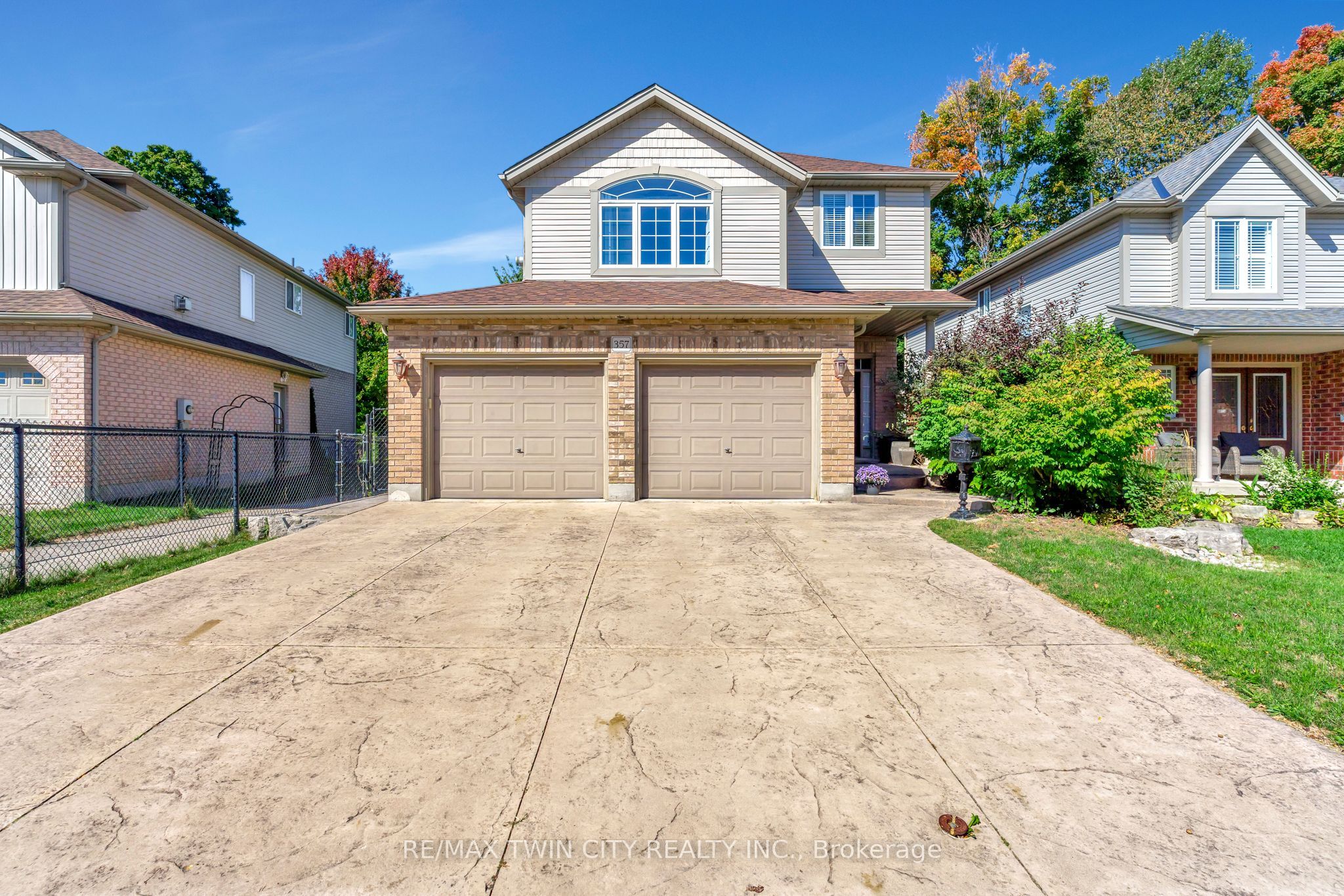 Photo 2 of 357 Auburn Drive, Waterloo, Lexington — HOMEH