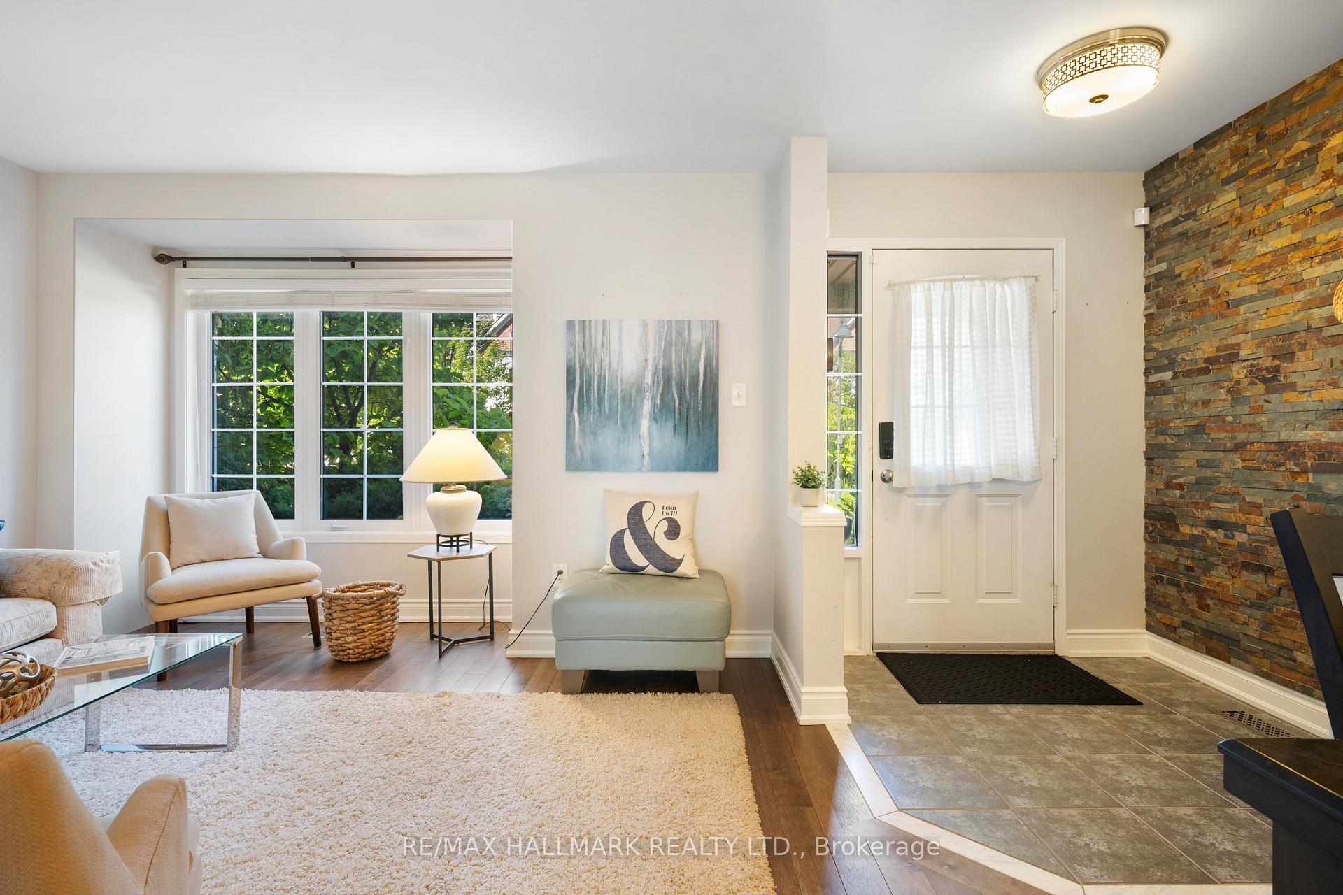 Photo 5 of 104 Warwick Avenue, Ajax, South East — HOMEH