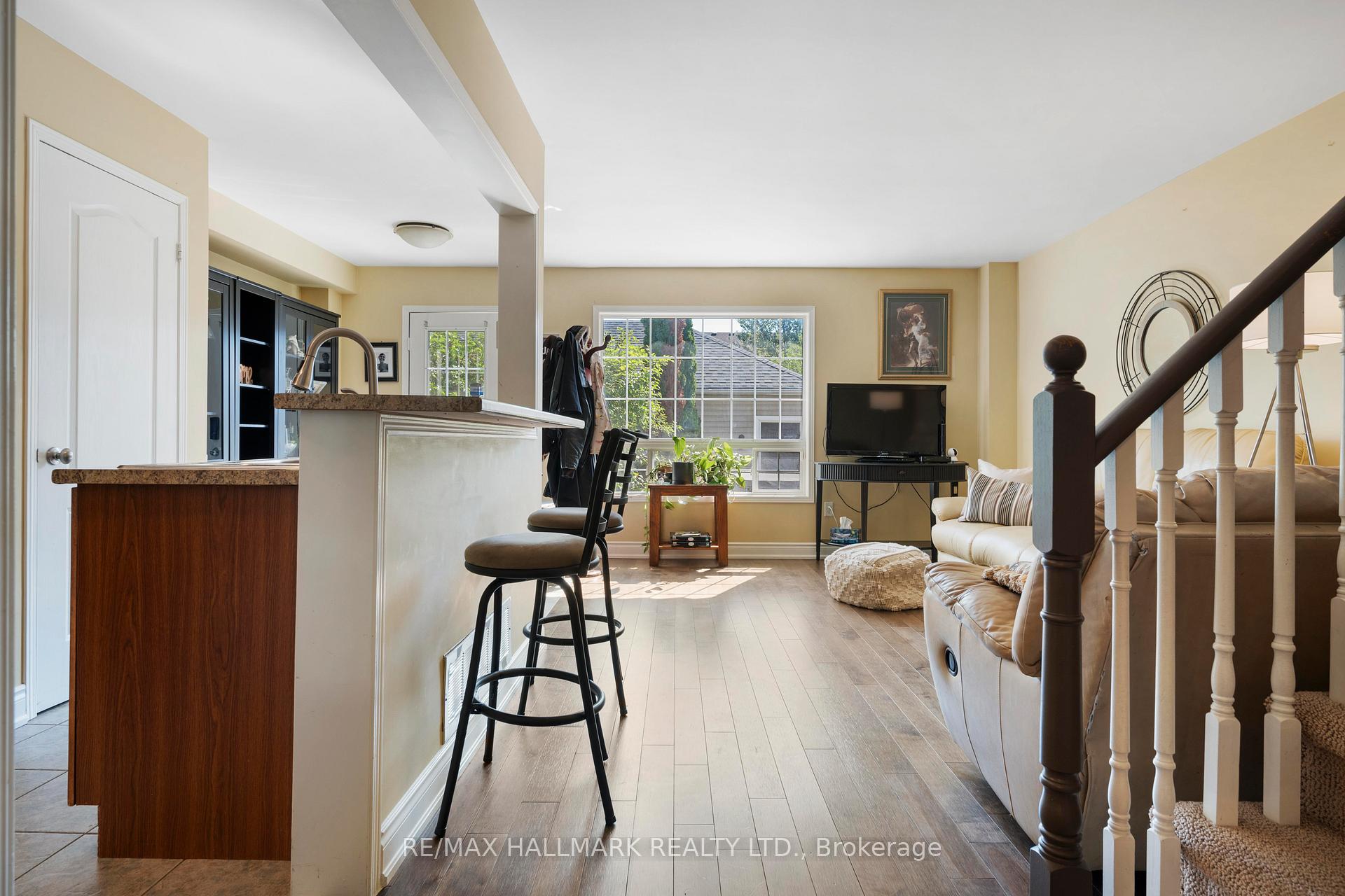 Photo 12 of 104 Warwick Avenue, Ajax, South East — HOMEH