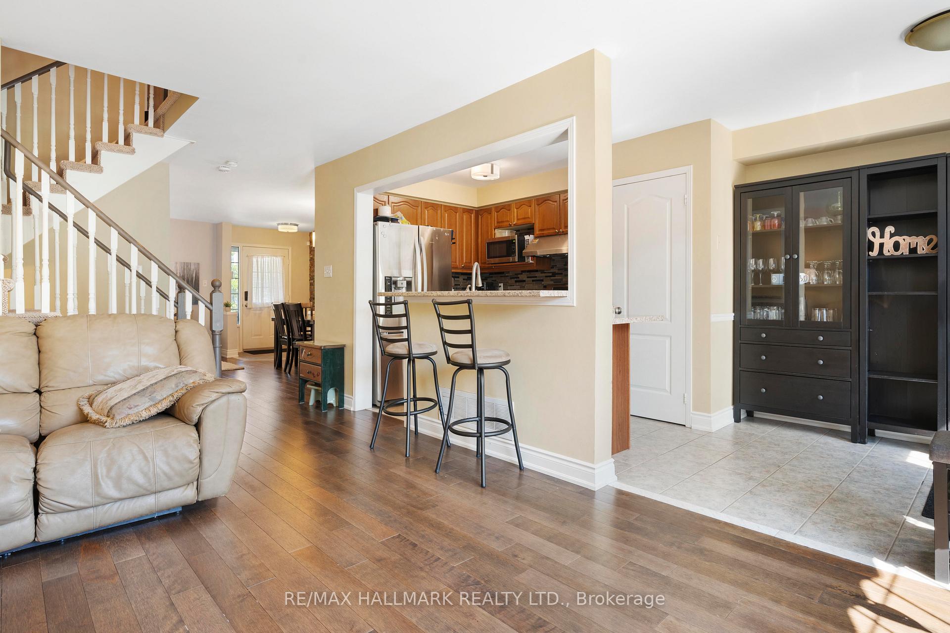 Photo 18 of 104 Warwick Avenue, Ajax, South East — HOMEH