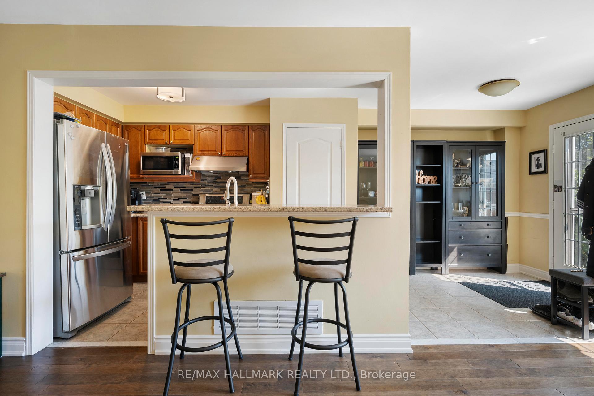 Photo 21 of 104 Warwick Avenue, Ajax, South East — HOMEH