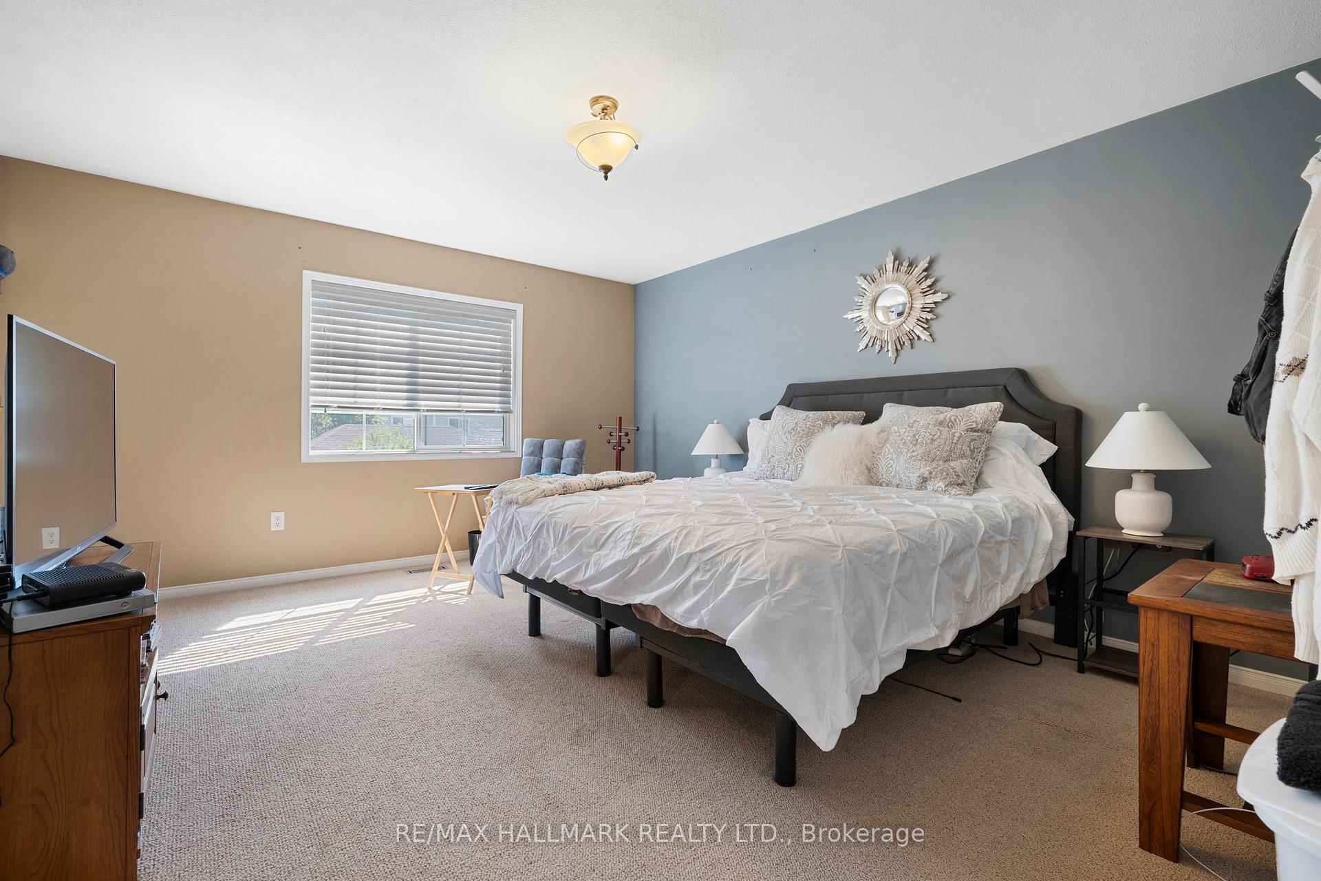 Photo 32 of 104 Warwick Avenue, Ajax, South East — HOMEH