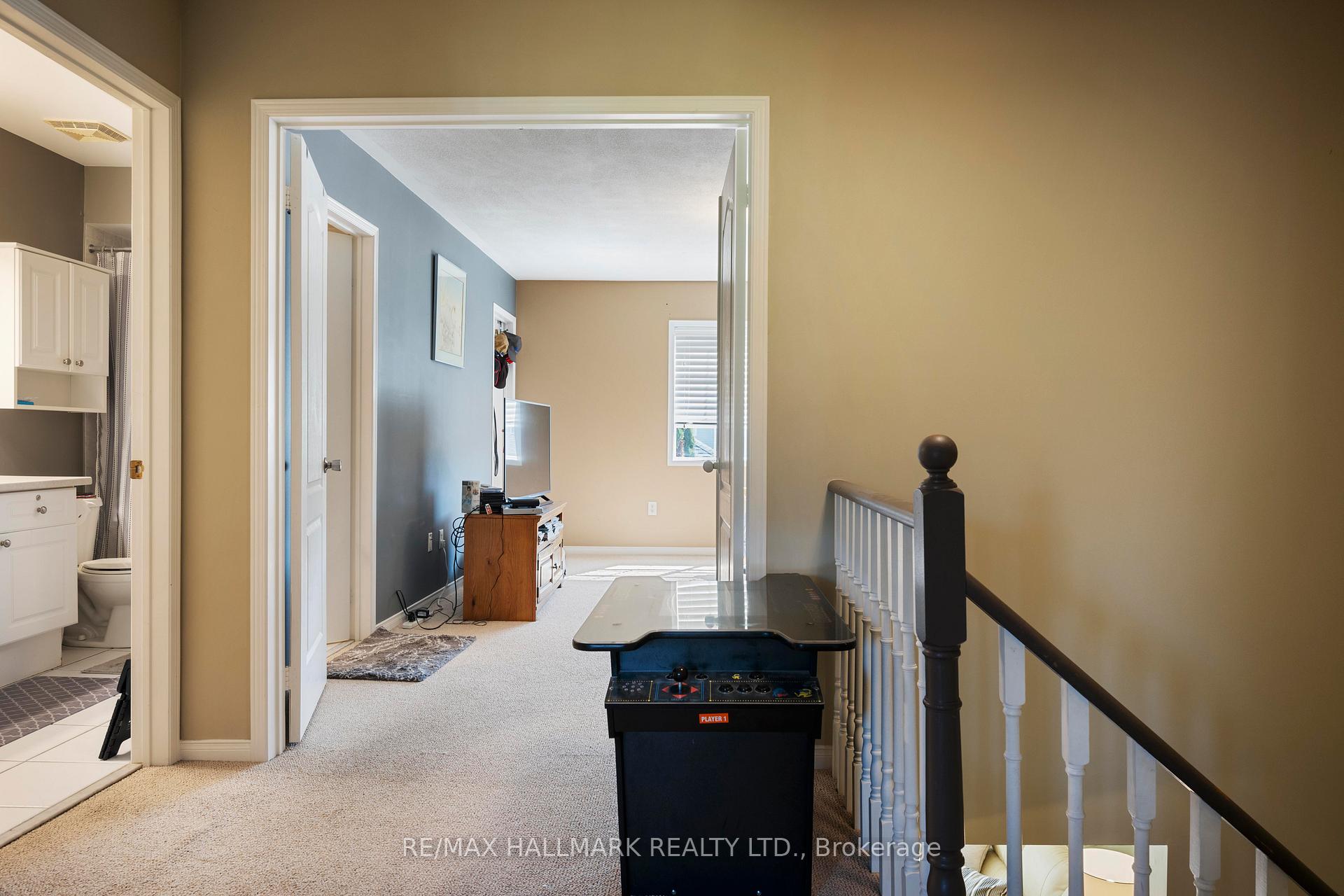 Photo 25 of 104 Warwick Avenue, Ajax, South East — HOMEH