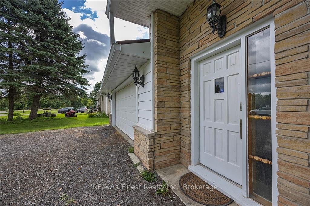 Photo 4 of 2068 Keeley Road, Frontenac, Frontenac South — HOMEH