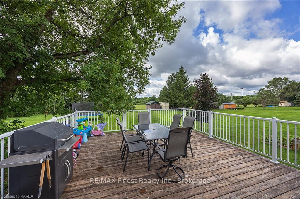 Photo 18 of 2068 Keeley Road, Frontenac, Frontenac South — HOMEH