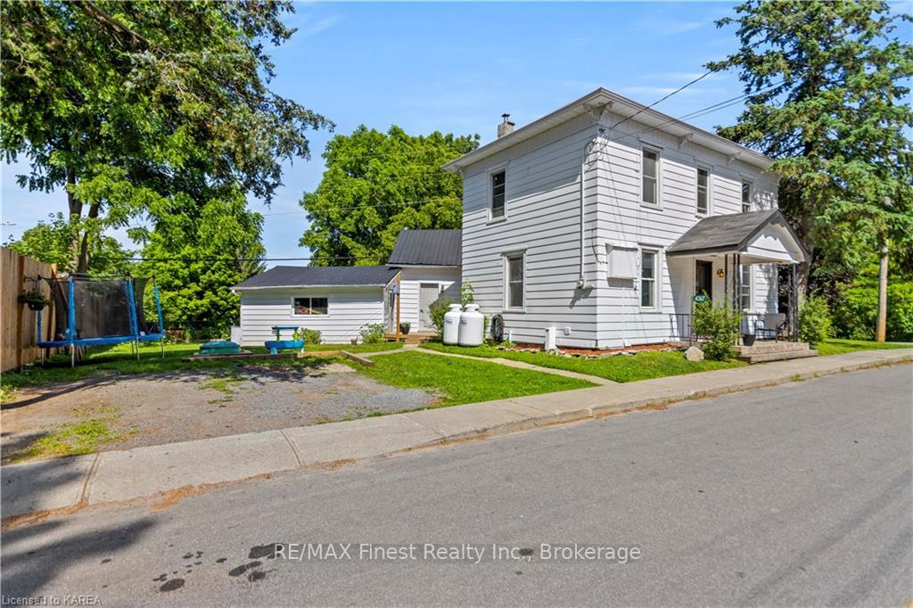 Front of 4367 Amelia Street