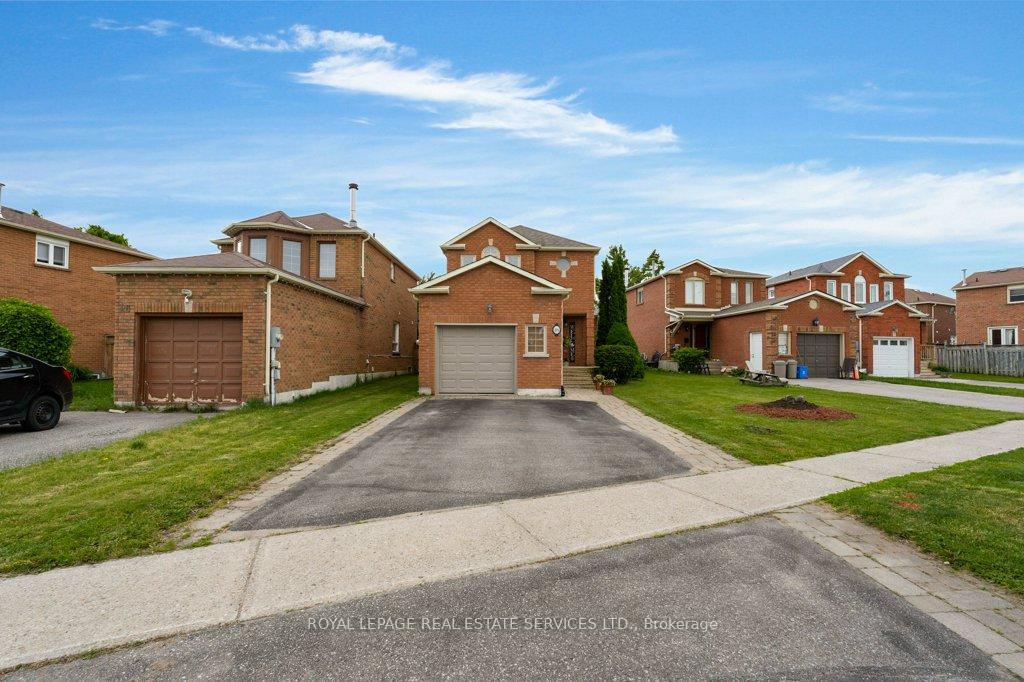 Photo 3 of 18 Weatherup Crescent, Barrie, West Bayfield — HOMEH