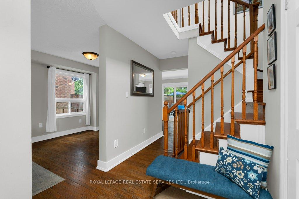 Photo 6 of 18 Weatherup Crescent, Barrie, West Bayfield — HOMEH