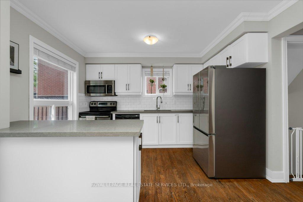 Photo 12 of 18 Weatherup Crescent, Barrie, West Bayfield — HOMEH
