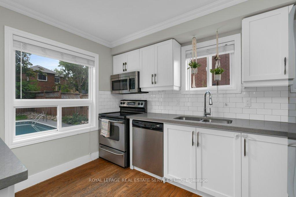 Photo 13 of 18 Weatherup Crescent, Barrie, West Bayfield — HOMEH