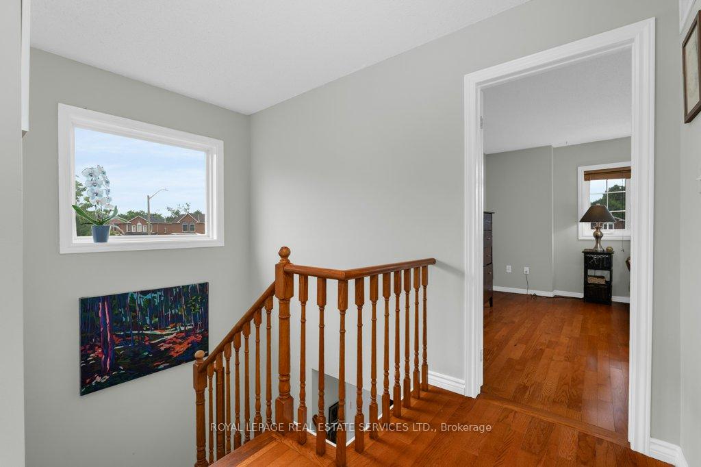 Photo 16 of 18 Weatherup Crescent, Barrie, West Bayfield — HOMEH