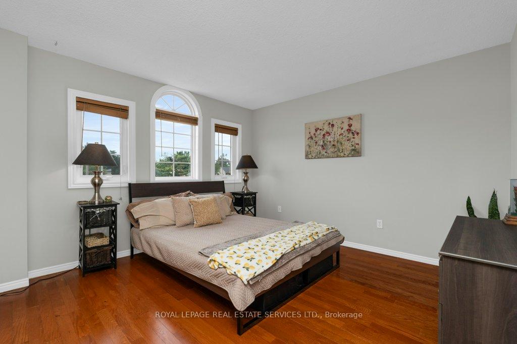 Photo 17 of 18 Weatherup Crescent, Barrie, West Bayfield — HOMEH
