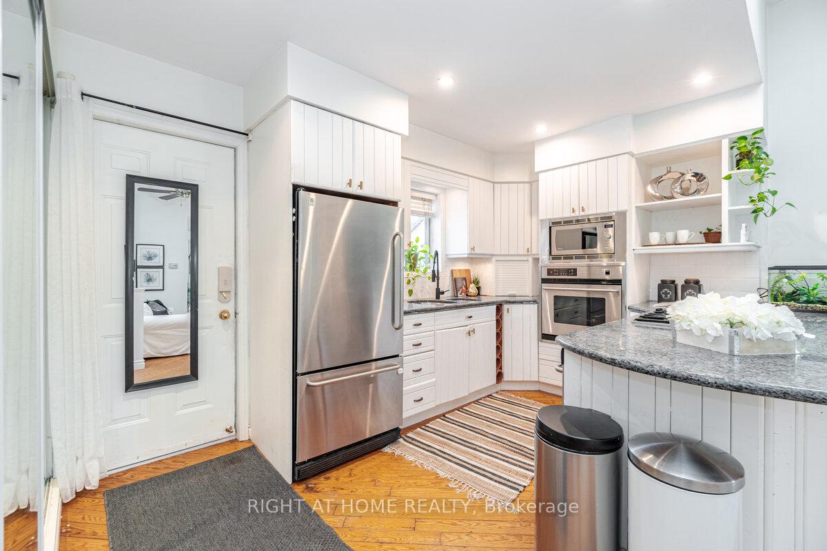 Photo 3 of 62 Florence Street, Hamilton, Strathcona — HOMEH