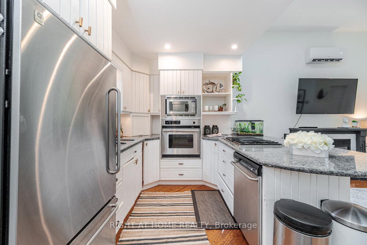 Photo 4 of 62 Florence Street, Hamilton, Strathcona — HOMEH