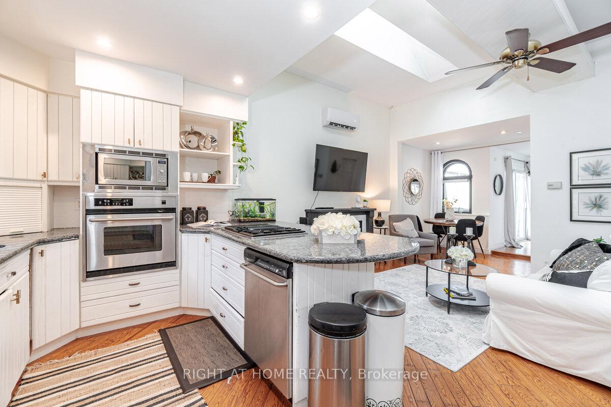 Photo 8 of 62 Florence Street, Hamilton, Strathcona — HOMEH