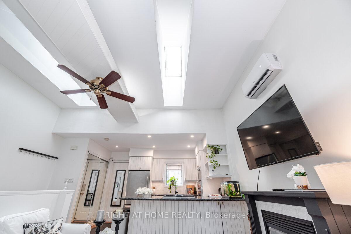 Photo 9 of 62 Florence Street, Hamilton, Strathcona — HOMEH