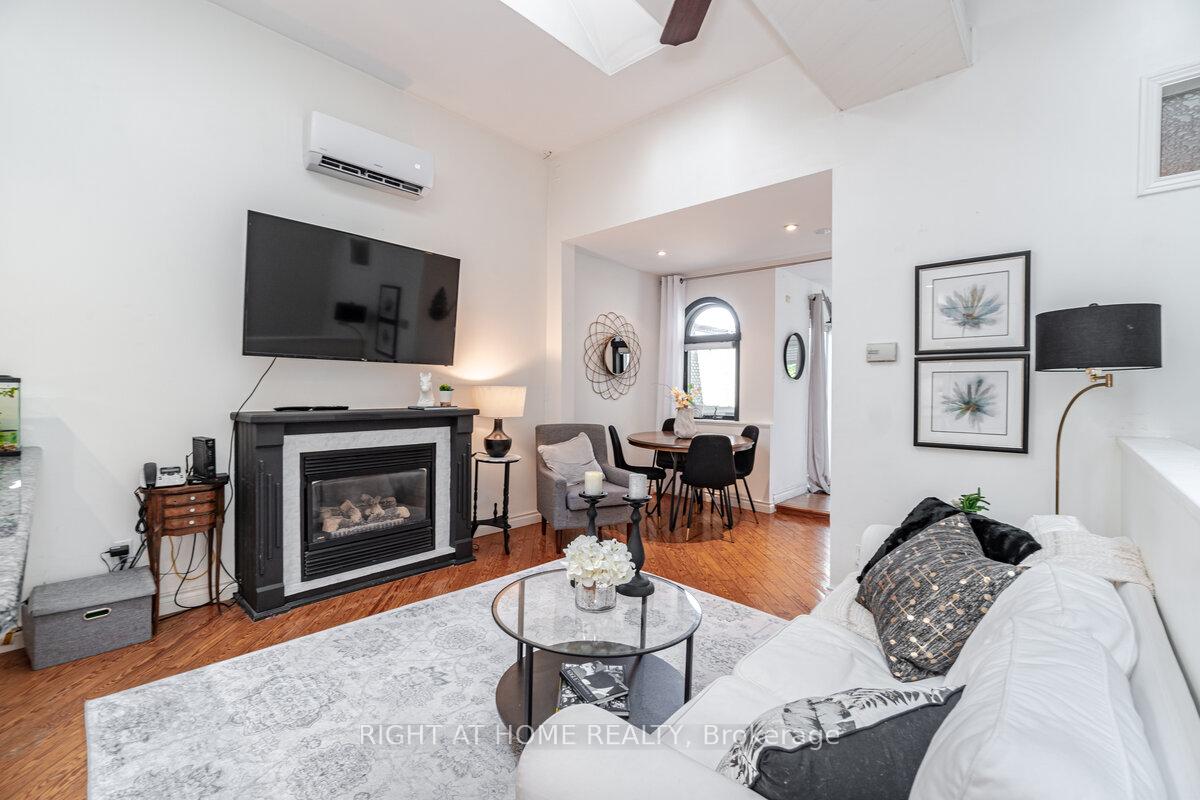 Photo 10 of 62 Florence Street, Hamilton, Strathcona — HOMEH