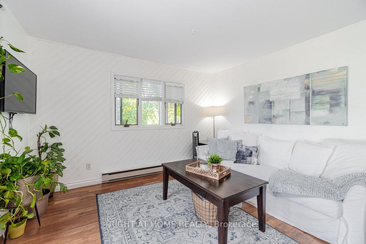 Photo 13 of 62 Florence Street, Hamilton, Strathcona — HOMEH