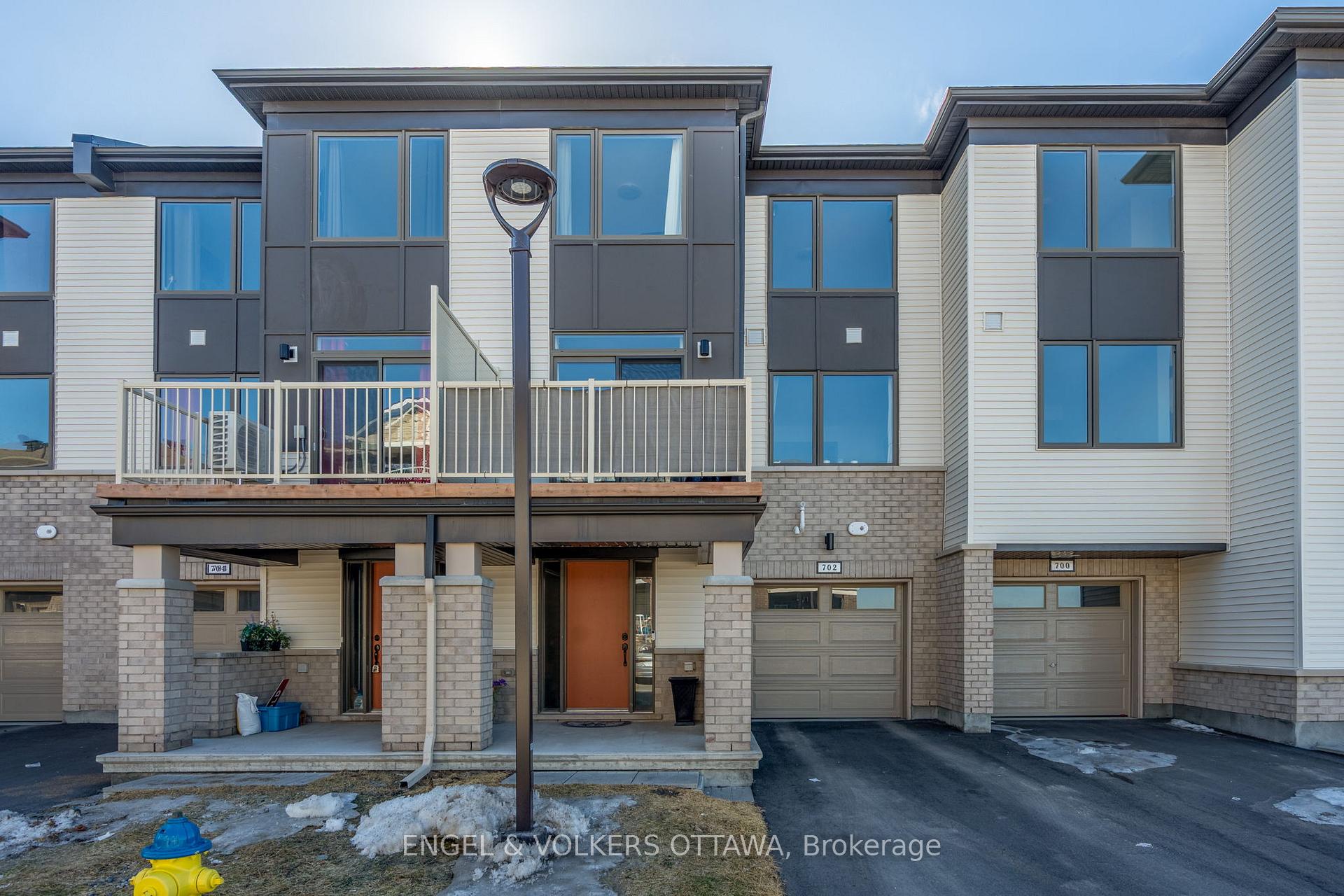 Photo 1 of 702 Chromite Private, Ottawa, Barrhaven - Heritage Park — HOMEH