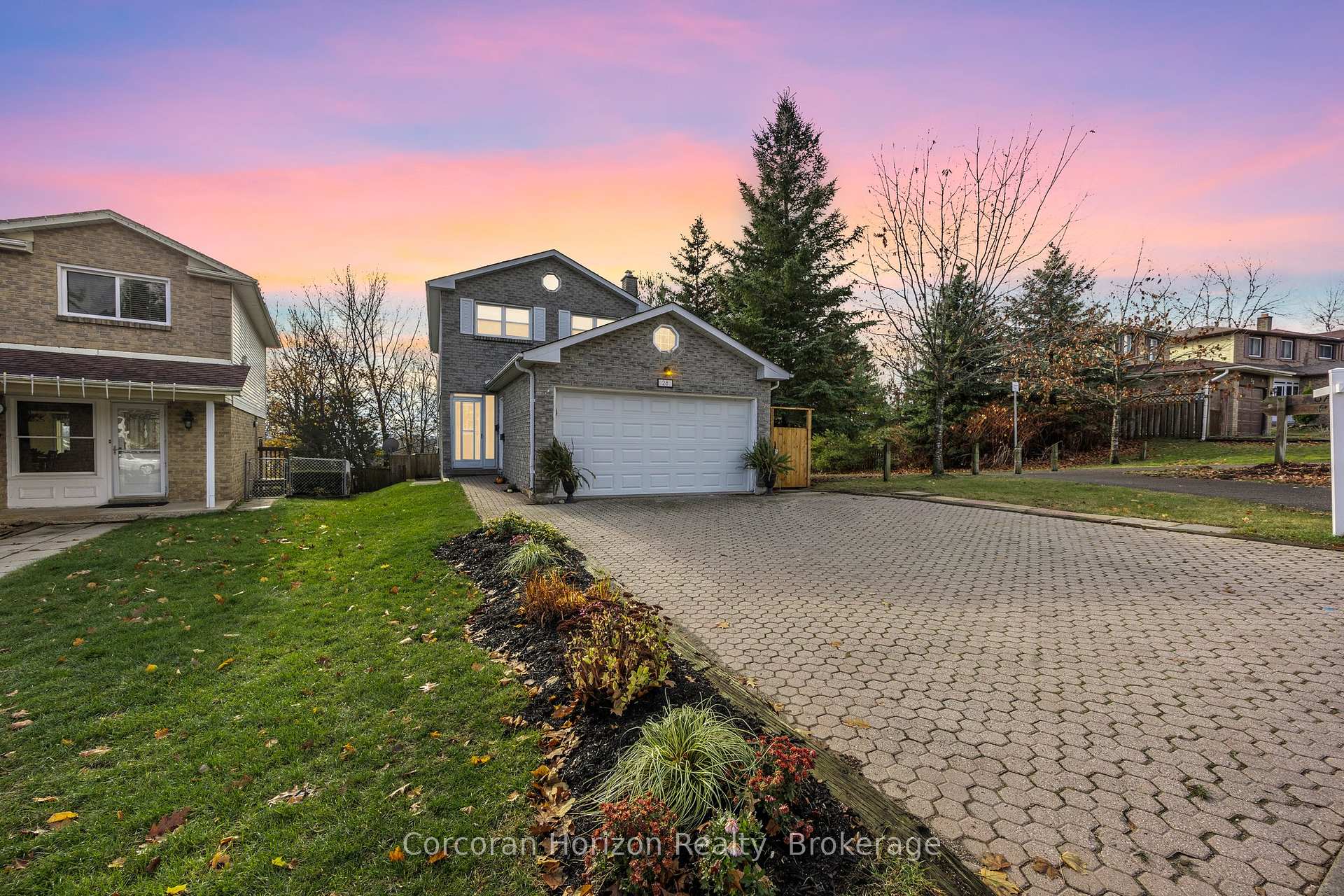 Photo 1 of 28 Fox Run, Barrie, Letitia Heights — HOMEH