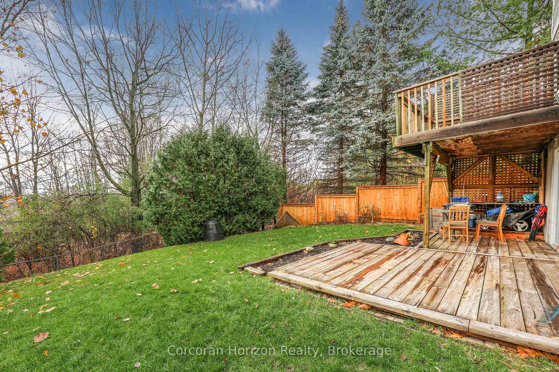 Photo 7 of 28 Fox Run, Barrie, Letitia Heights — HOMEH