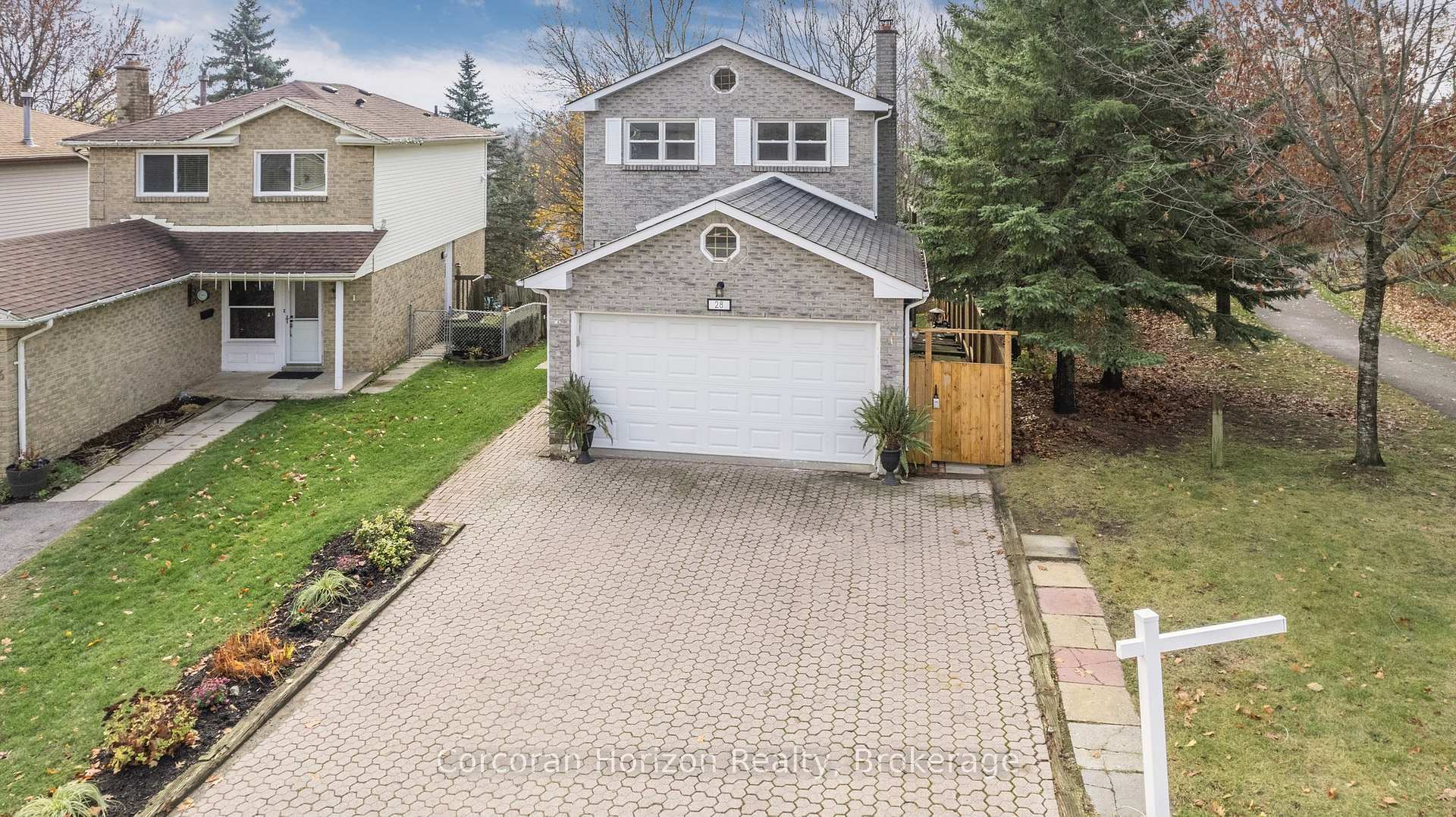 Photo 10 of 28 Fox Run, Barrie, Letitia Heights — HOMEH