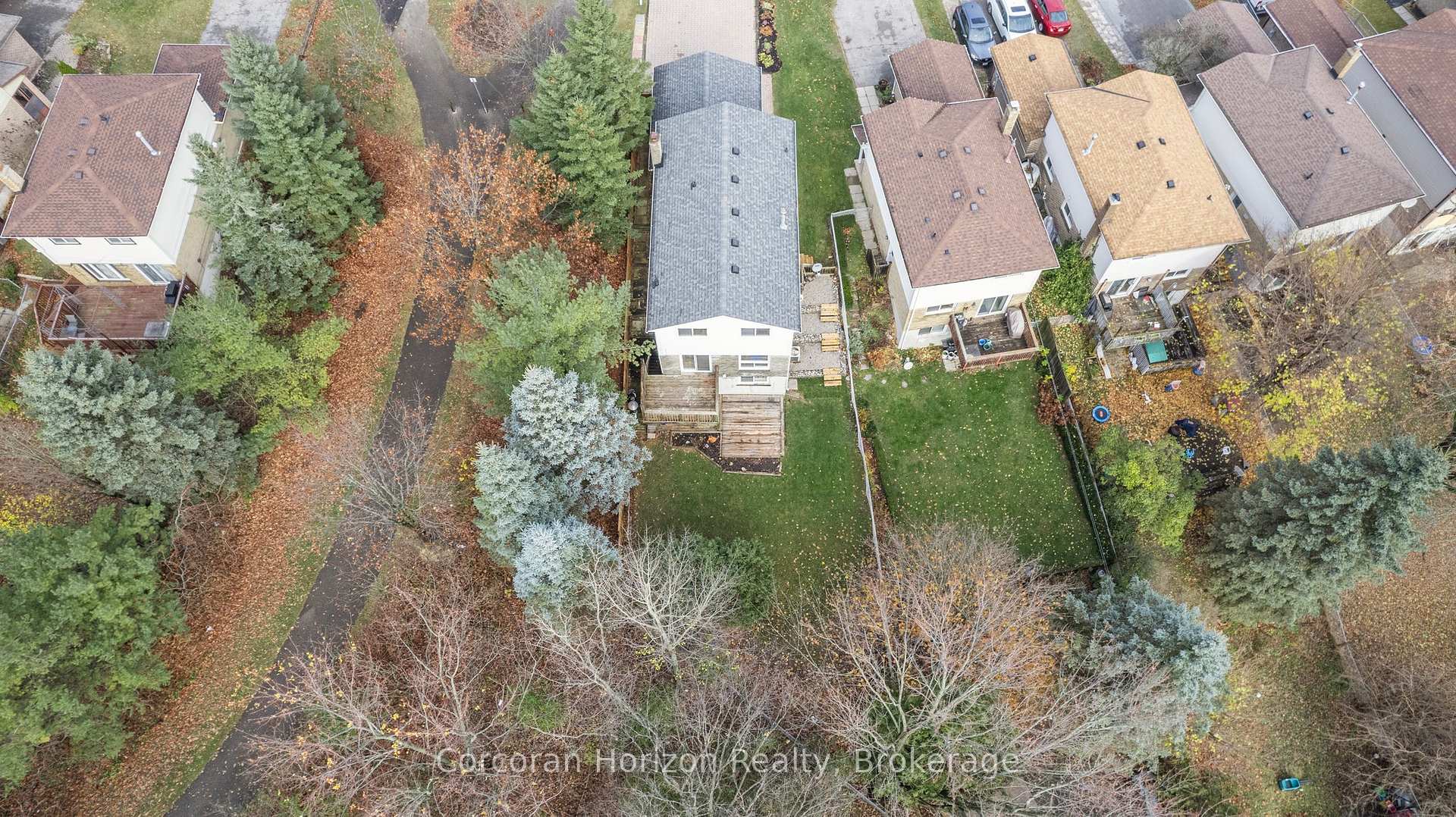 Photo 11 of 28 Fox Run, Barrie, Letitia Heights — HOMEH