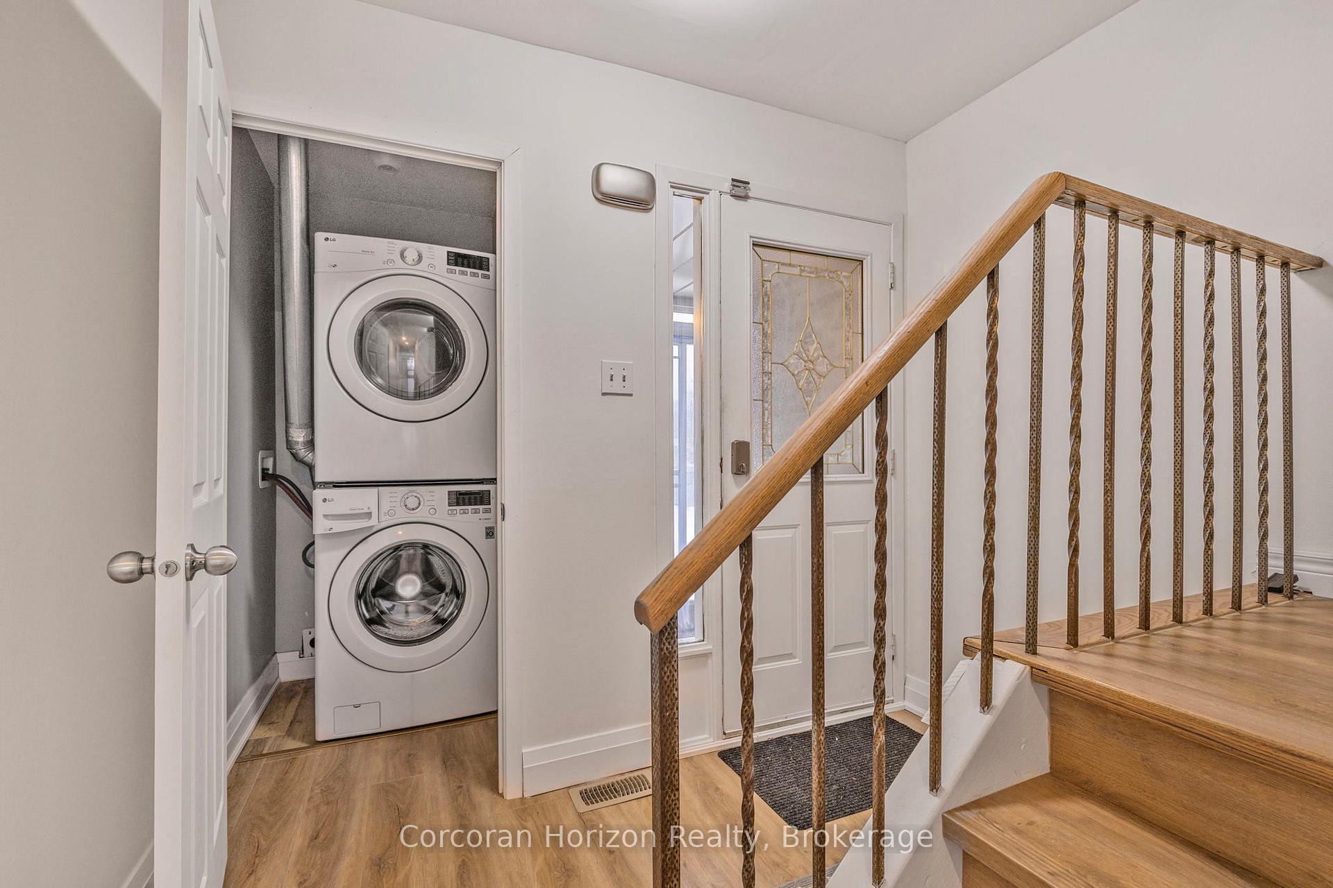Photo 22 of 28 Fox Run, Barrie, Letitia Heights — HOMEH