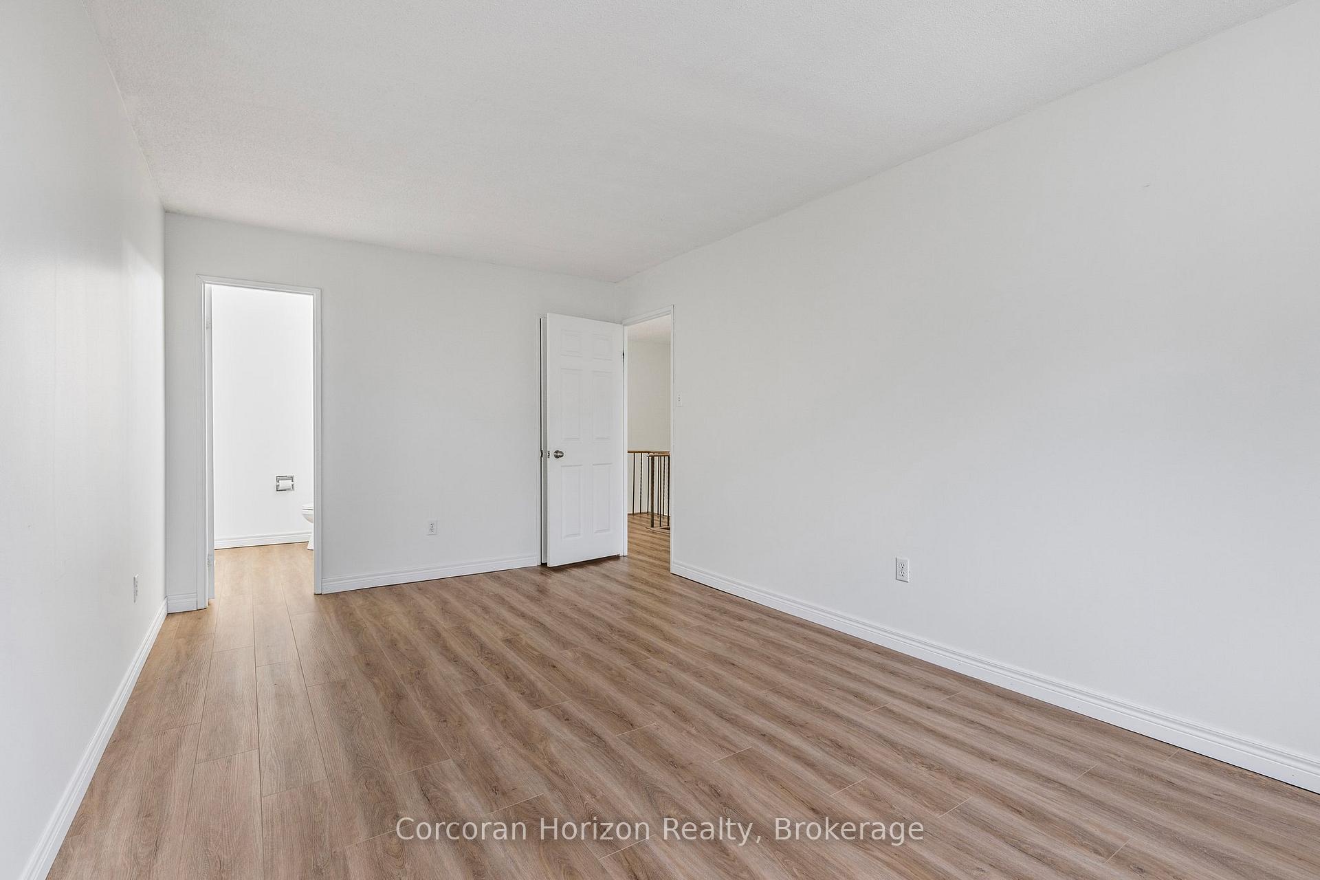 Photo 25 of 28 Fox Run, Barrie, Letitia Heights — HOMEH