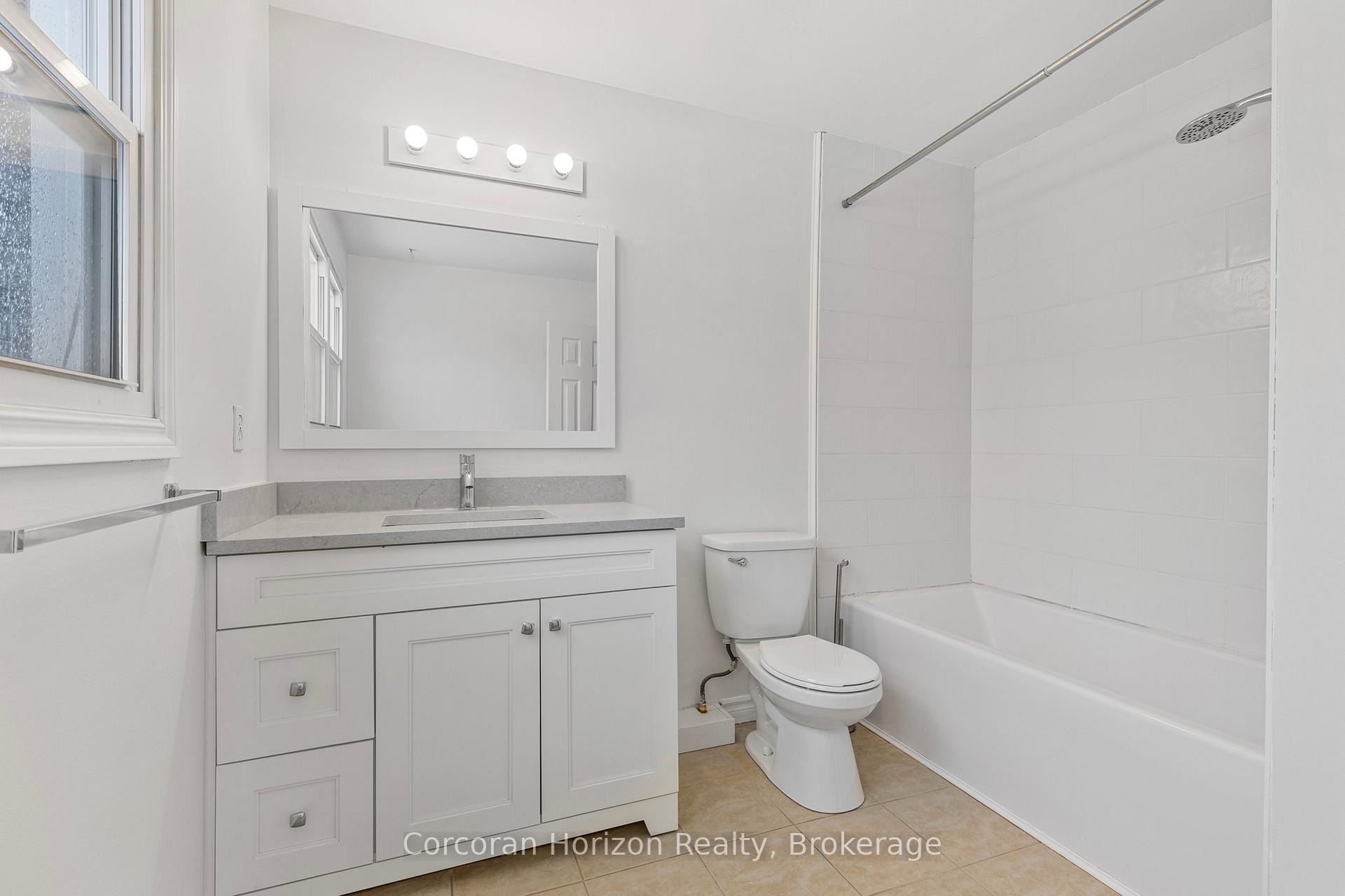 Photo 32 of 28 Fox Run, Barrie, Letitia Heights — HOMEH