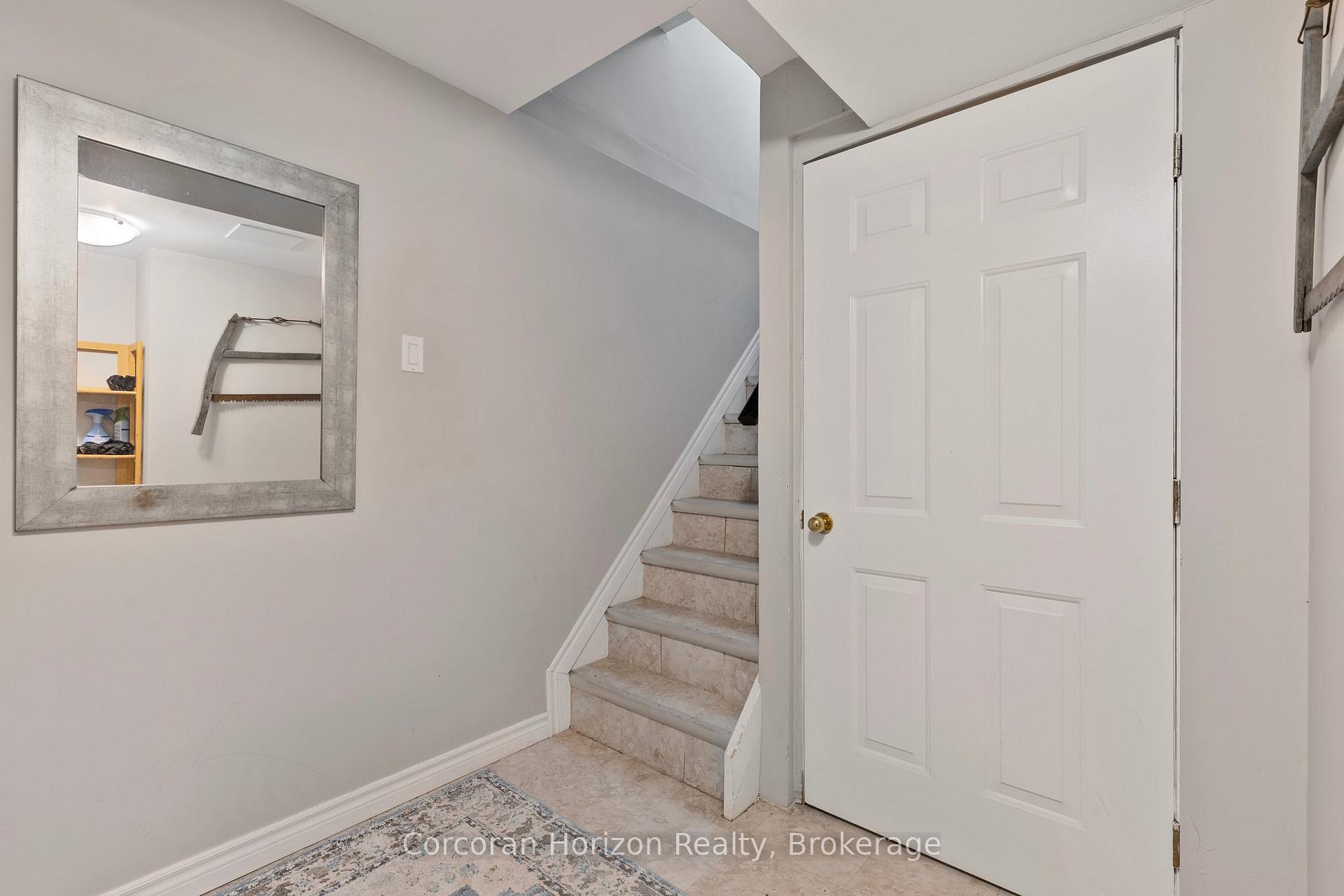 Photo 33 of 28 Fox Run, Barrie, Letitia Heights — HOMEH