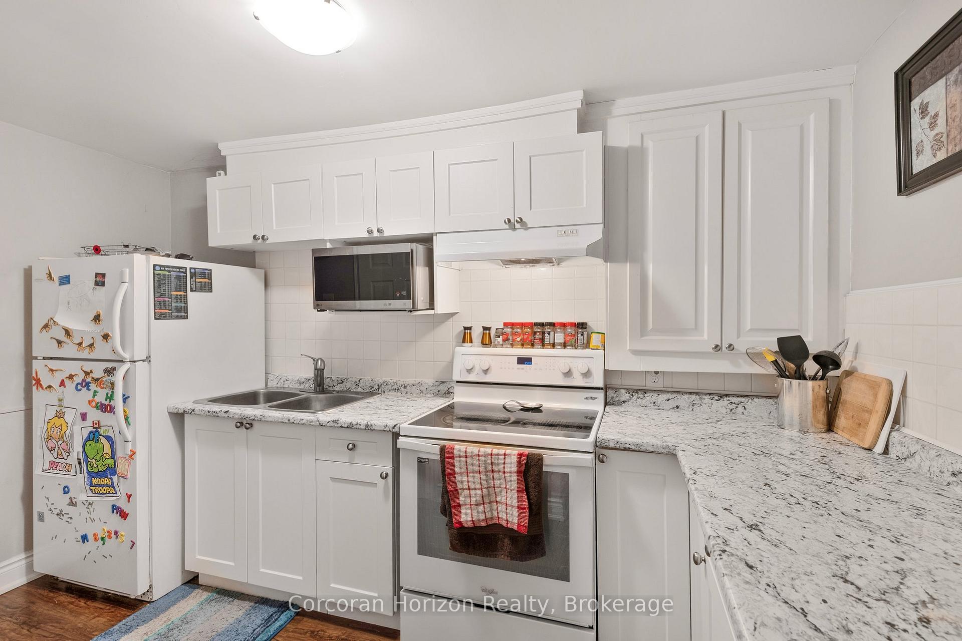 Photo 34 of 28 Fox Run, Barrie, Letitia Heights — HOMEH