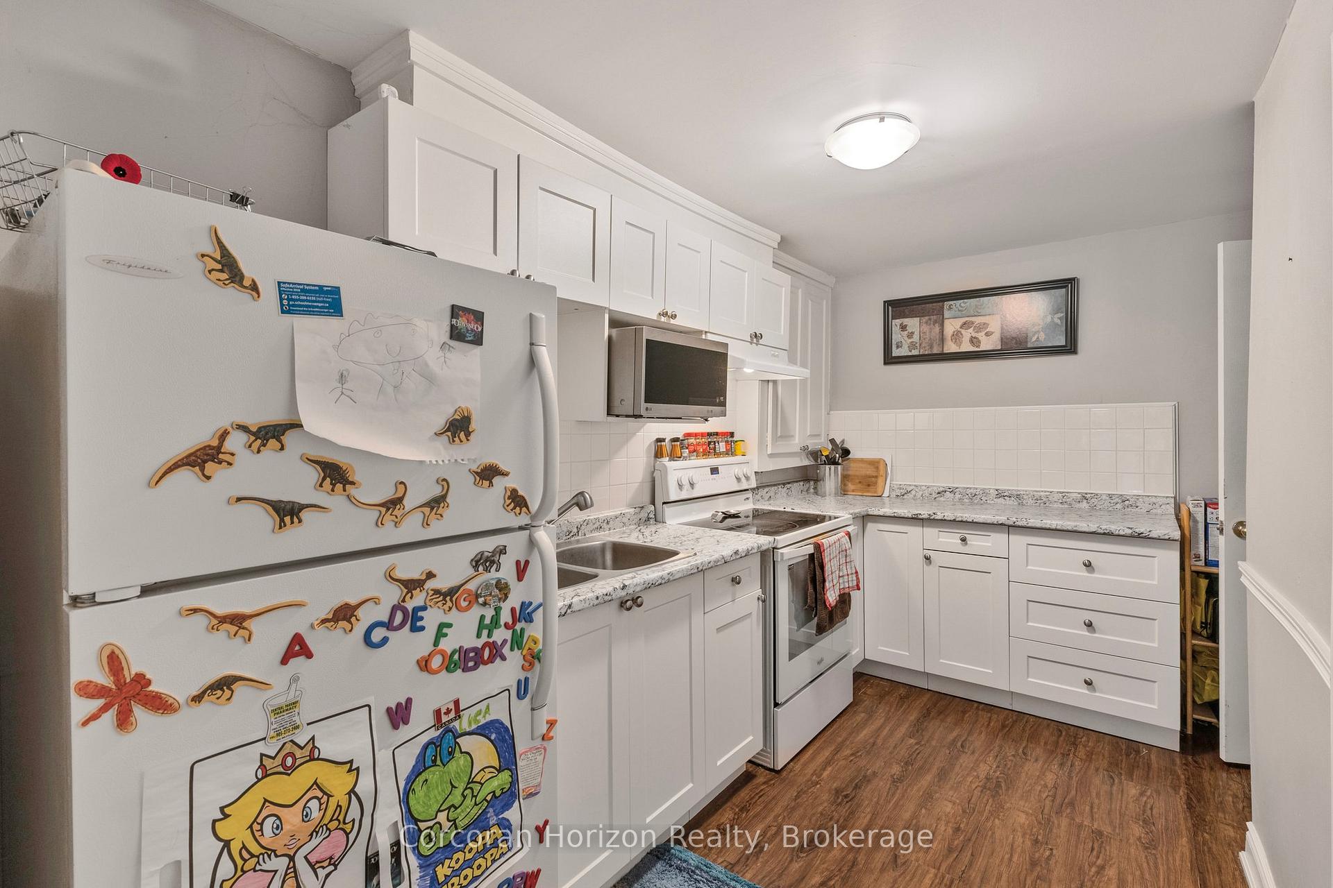 Photo 35 of 28 Fox Run, Barrie, Letitia Heights — HOMEH
