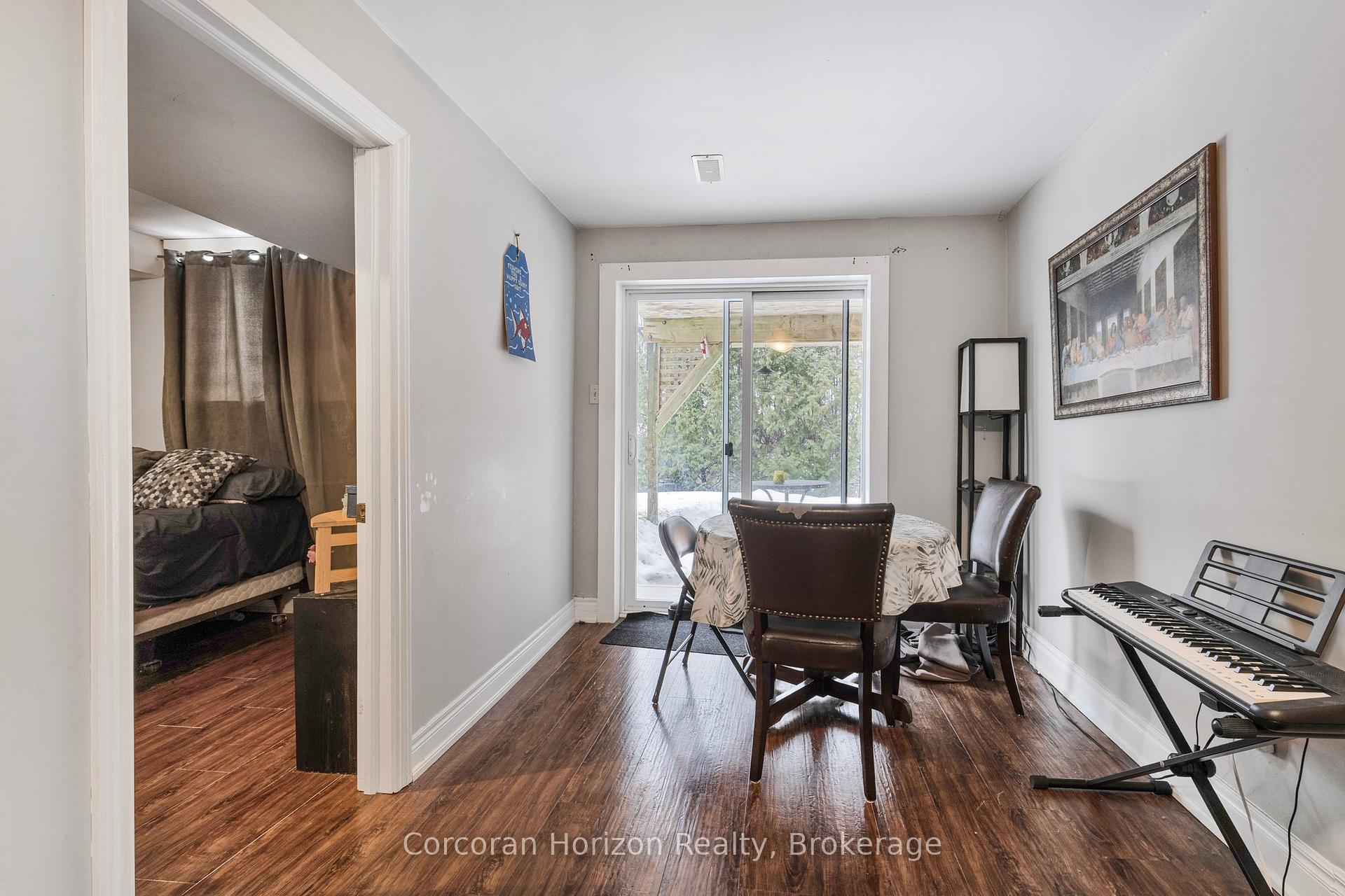 Photo 38 of 28 Fox Run, Barrie, Letitia Heights — HOMEH
