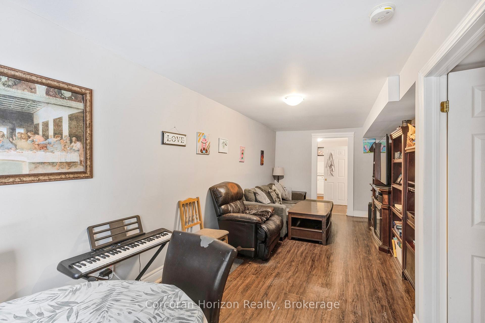 Photo 39 of 28 Fox Run, Barrie, Letitia Heights — HOMEH