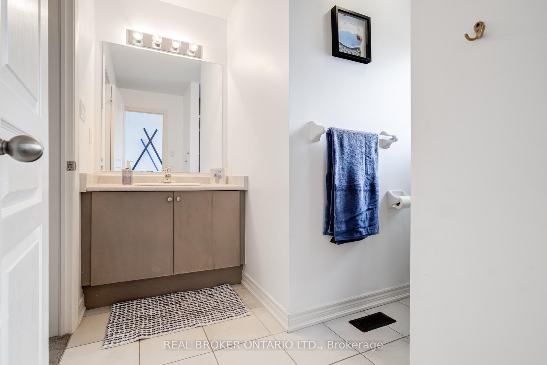 Photo 21 of 301 Humphrey Street, Hamilton, Waterdown — HOMEH