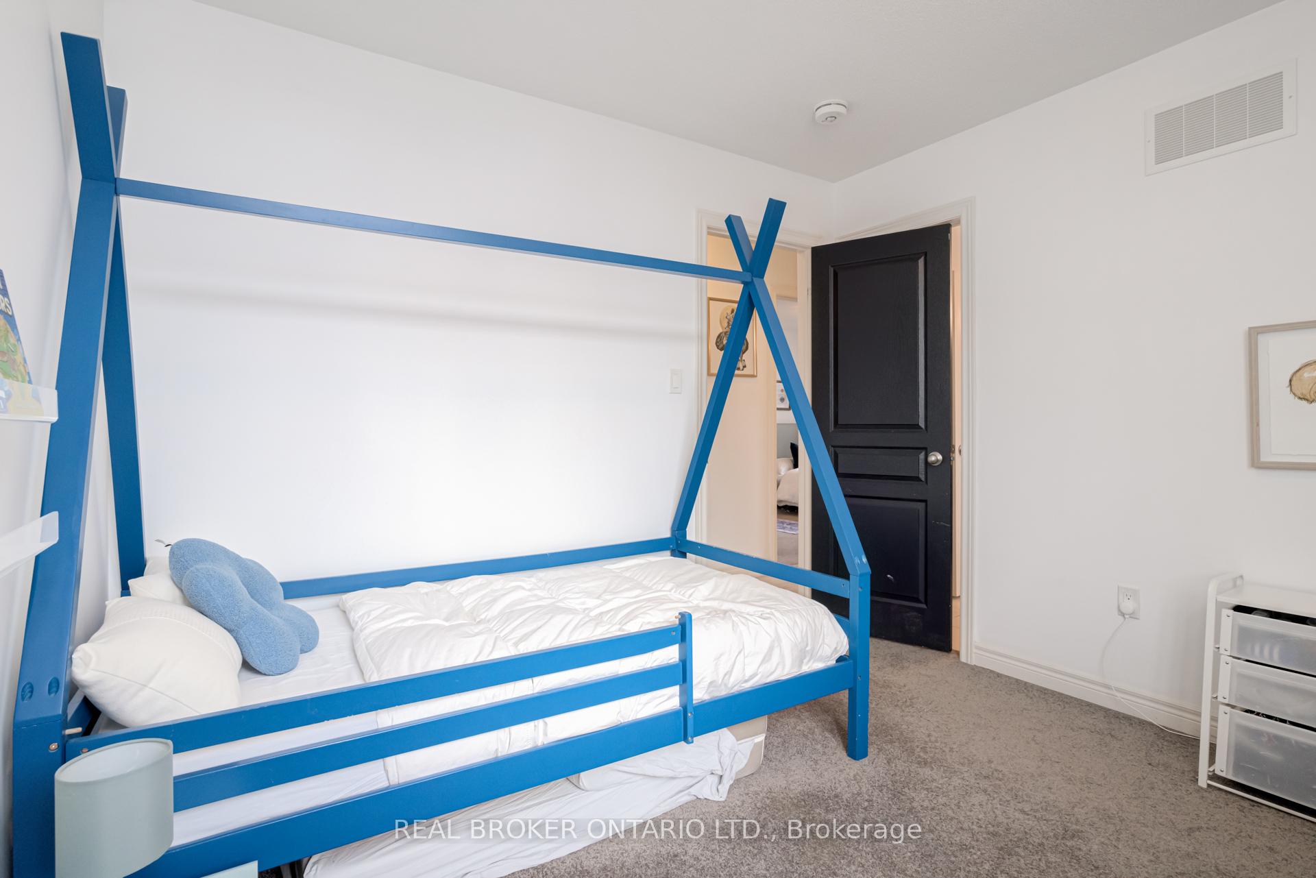 Photo 22 of 301 Humphrey Street, Hamilton, Waterdown — HOMEH