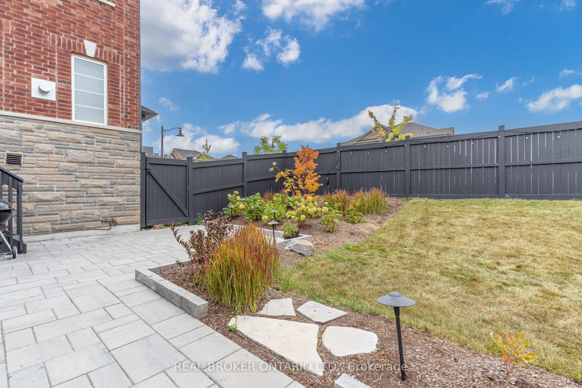 Photo 30 of 301 Humphrey Street, Hamilton, Waterdown — HOMEH