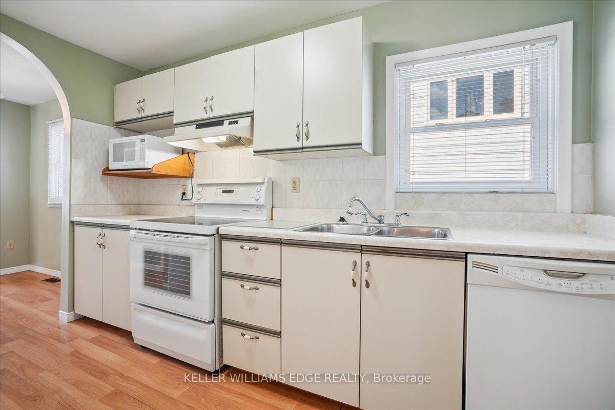 Photo 7 of 343 Weir Street N, Hamilton, Homeside — HOMEH