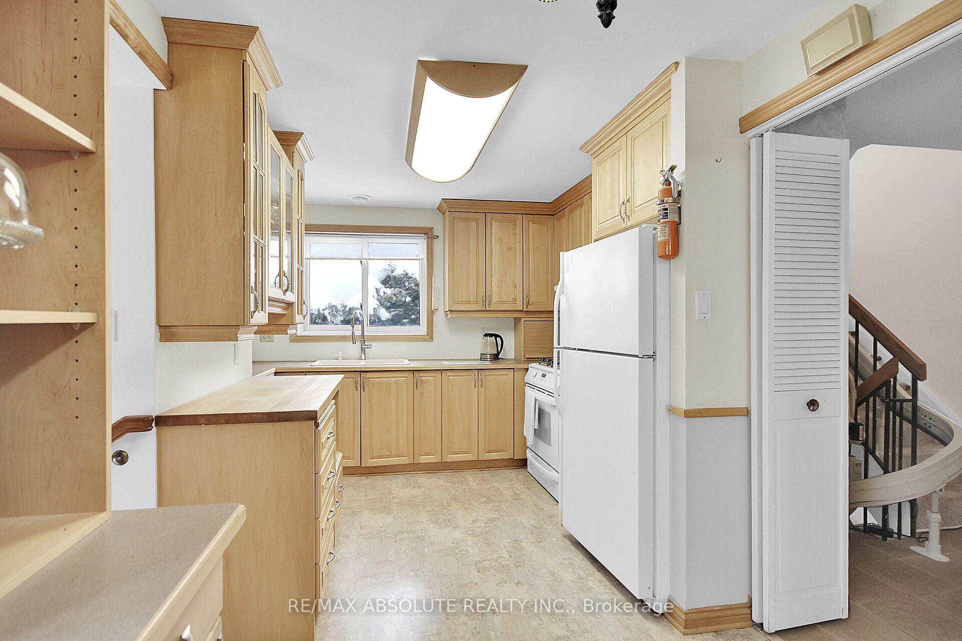 Photo 3 of 13 Melville Drive, Ottawa, Barrhaven - Pheasant Run — HOMEH