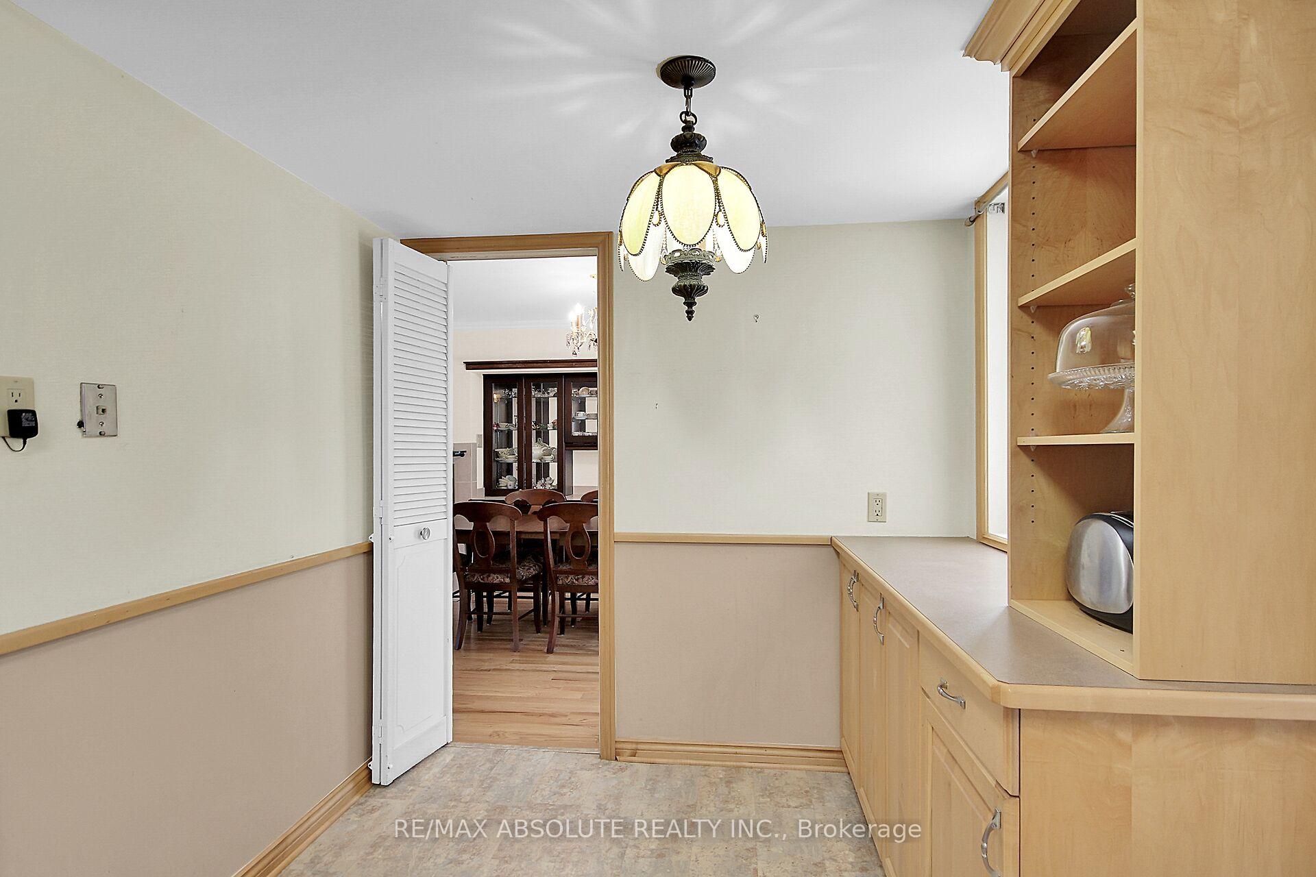 Photo 4 of 13 Melville Drive, Ottawa, Barrhaven - Pheasant Run — HOMEH